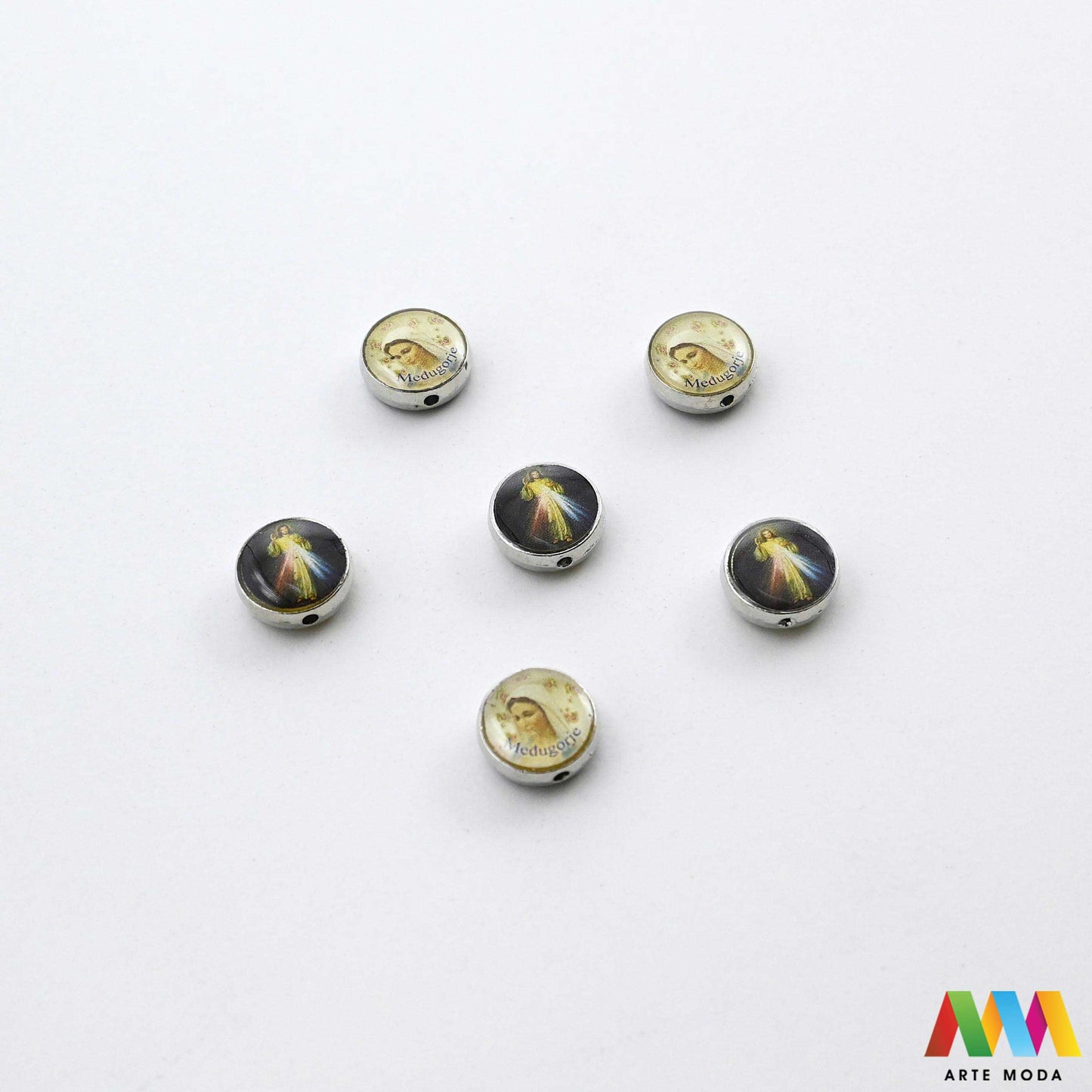 metalni sakralni privjesci krunice jednom rupom vjerski izrada krunica sakralni nakit molitvene narukvice kršćanski medaljice DIY religiozni uradi sam križevi Gospa Milosrdni Isus sakralne predmete metalnim privjescima jednu rupu nizanje na lančić konac žicu izradu krunica molitvenih narukvica drugih vjerskih suvenira te brojanica ogrlica dodatak za privjeske za ključeve torbe Izrađeni su od metala jedinstven vjerski predmet poklon Neka vaša vjera inspirira vašu kreativnost arte moda repromaterijal