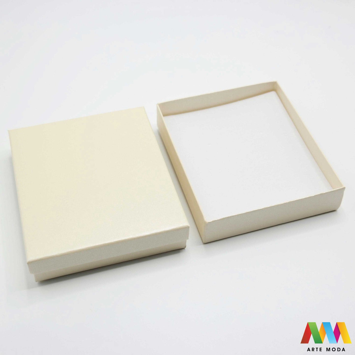 ukrasne kartonske kutije za nakit papir spužva ambalaža ogrlice narukvice nanožnice naušnice prsten kutija ukrasna kutijica kartonska karton ukrasne kartonske kutije za nakit u raznim bojama izrađene od papira i spužve koriste se kao ambalaža za ogrlice narukvice nanožnice naušnice i prstenove arte moda