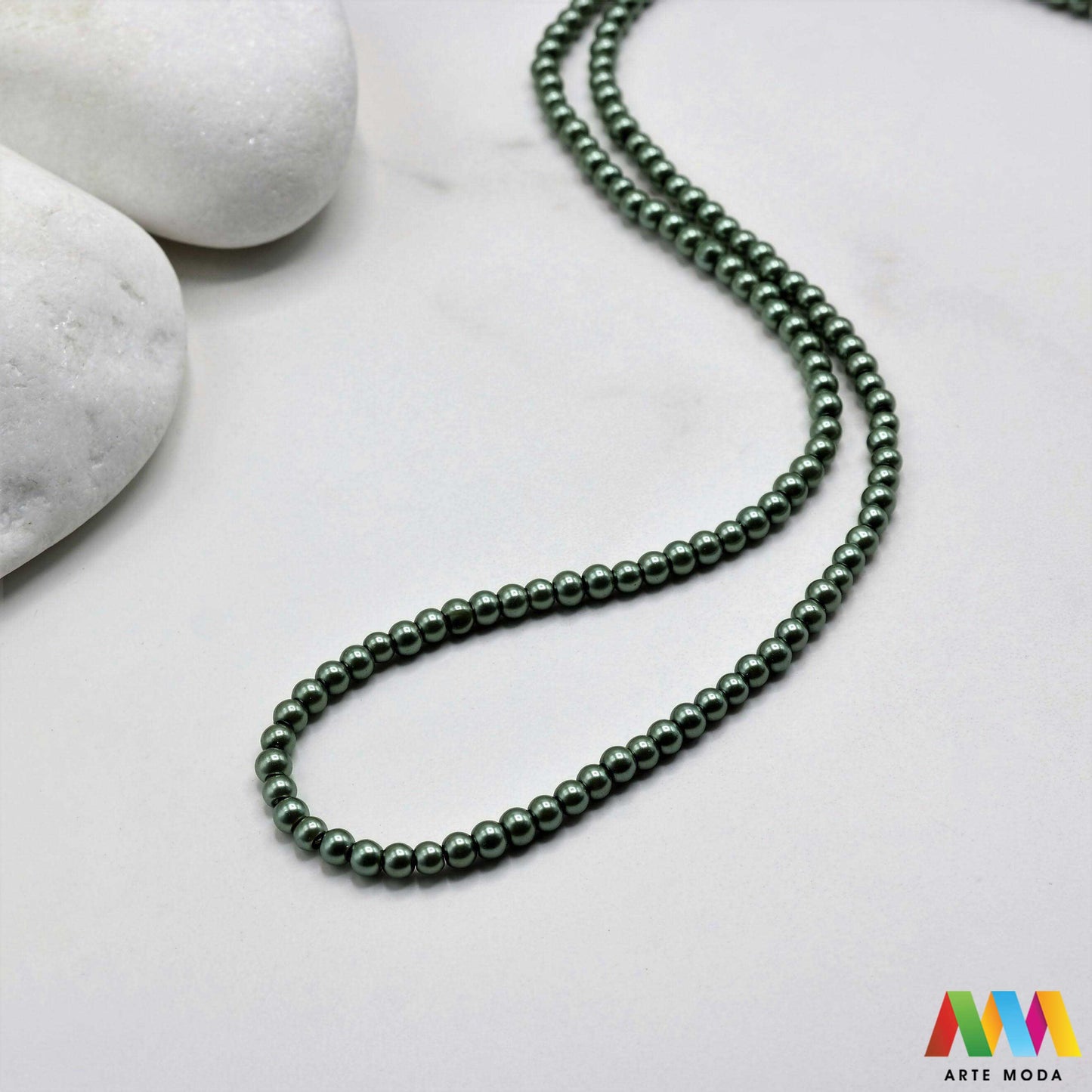 stakleni biseri niz staklo biser perle biserne zrna zrno perla staklene imitacija bisera sedefaste vjenčani nakit klasični DIY ogrlice bijeli u boji bisernim sjajem izrada nakita umjetni Za klasičnu eleganciju birajte staklene bisere imitacija bisera ima visok sedefasti sjaj i savršeno je glatka Idealni su za izradu vjenčanog nakita bezvremenskih ogrlica i narukvica raznim veličinama i bojama ovi biseri unose dašak luksuza u svaki uradi sam projekt Počnite nizati svoju eleganciju arte moda repromaterijal