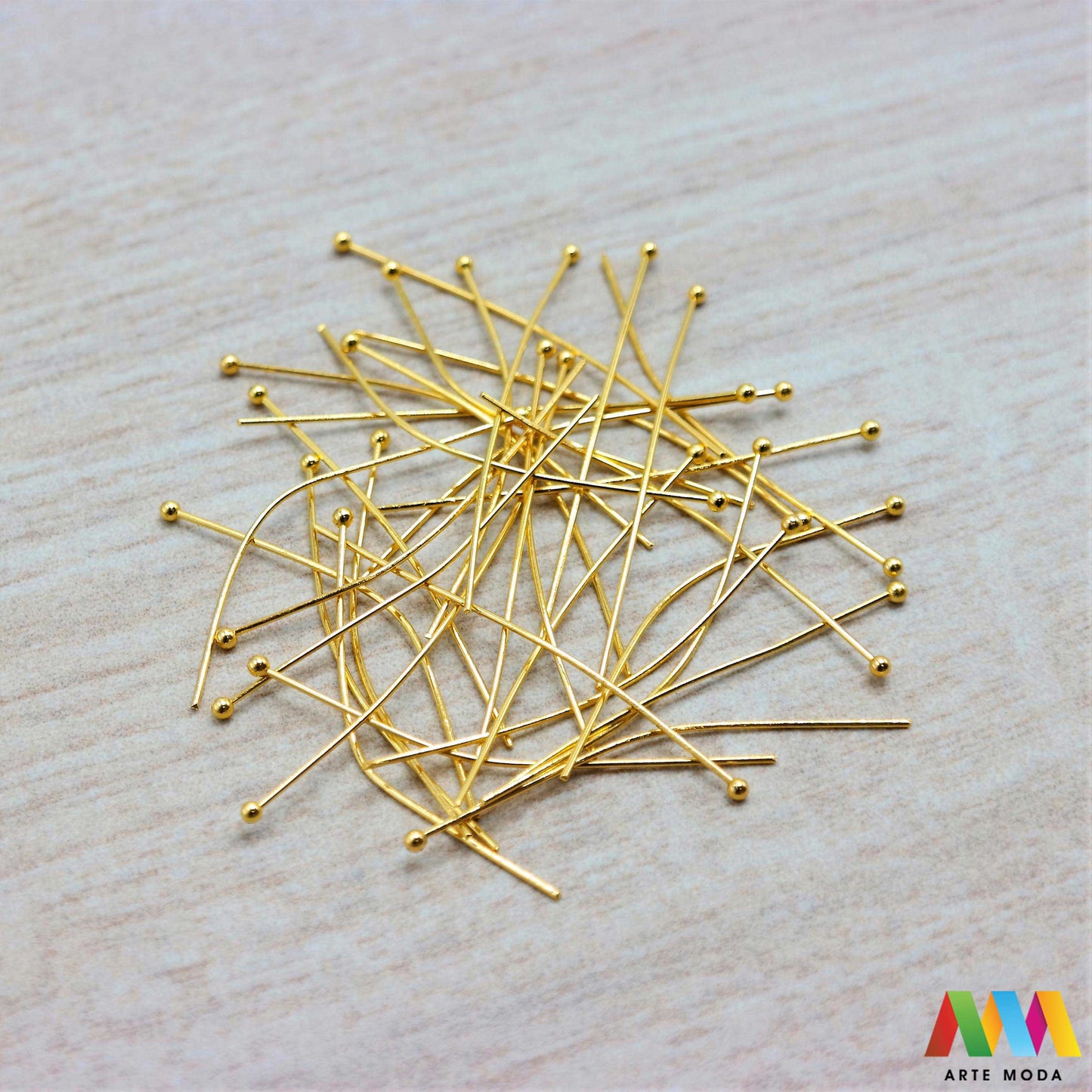 čavlići za viseće privjeske perle čavao naušnice narukvica ogrlica čelik repromaterijal čelični nehrđajući viseći privjesak kuka kuglica izrada pribor nakit inox spojni elementi baza element za stvaranje unikatnih visećih privjesaka i ukrasa čavlići od visokokvalitetnog nehrđajućeg čelika izradu naušnica ogrlica narukvica i krunica jednostavno nanižete perle i stvorite privlačne dugotrajne viseće elemente Otporni na koroziju i hipoalergeni idealni su za sve vaše kreativne projekte arte moda repromaterijal