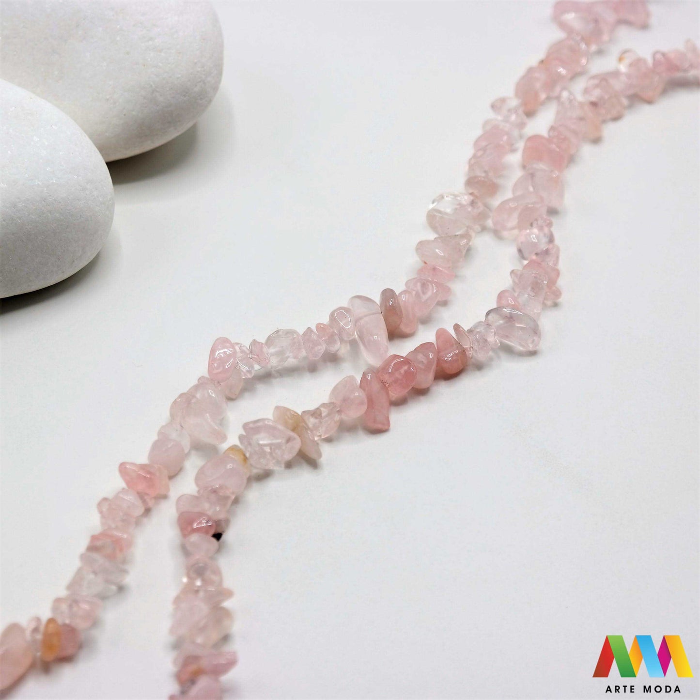 poludragi kamen čips kamenčići nakit diy ručni rad prirodni mineral kristal Rozenkvarc Mali komadići prirodnog kamena različitih boja i tekstura idealni za izradu nakita dekoracija i umjetničkih projekata U našoj ponudi pronaći ćete široki izbor čipsa od popularnih poludragih kamenja poput ahata tirkiza ametista i mnogih drugih