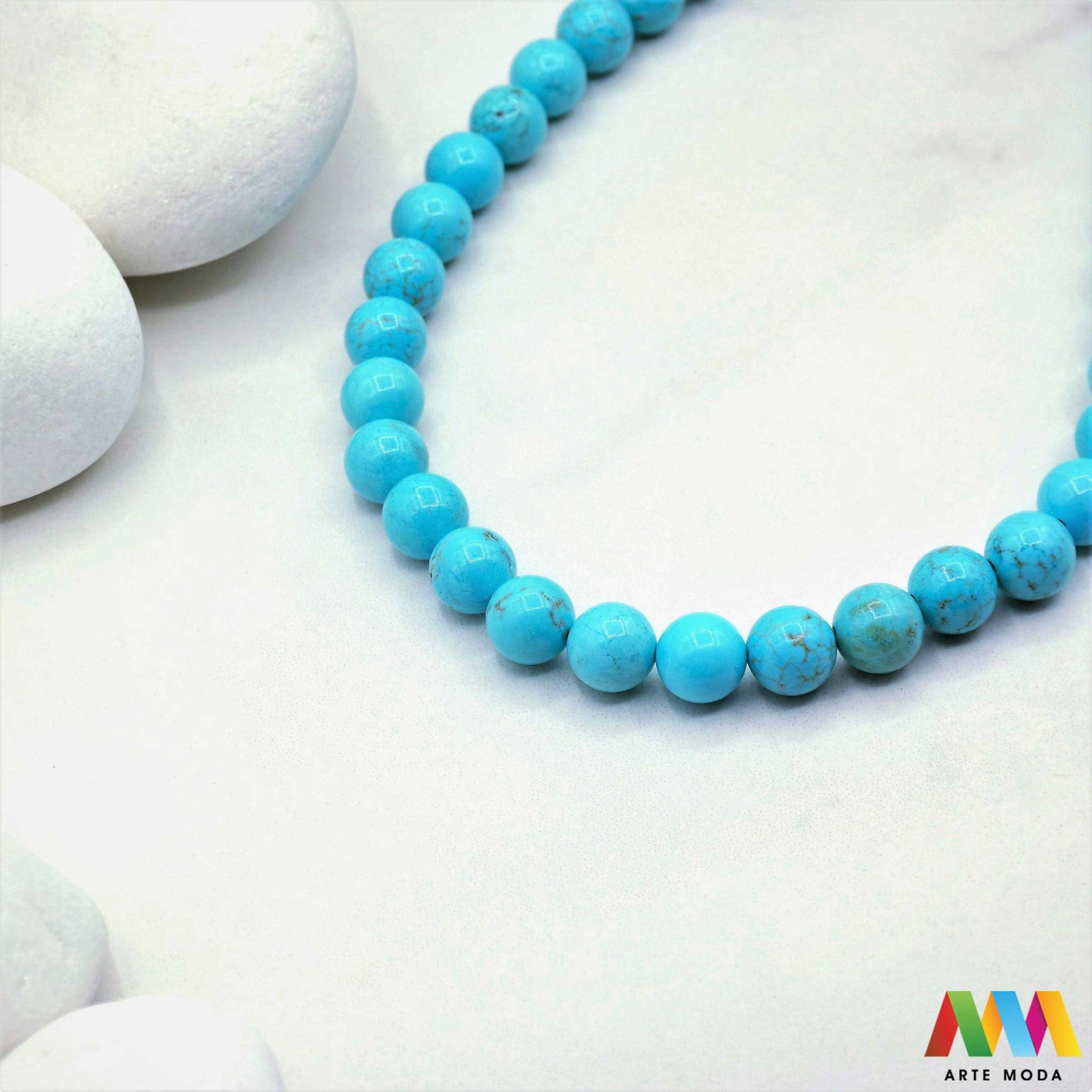 tirkiz poludragi kamen kristal mineral nakit prirodni meditacija zaštita sreća plava grlena čakra ljekovito kamenje energija kristala Simbol neba i mora ovaj prekrasni plavi poludragi kamen cijenjen je zbog svoje ljepote i metafizičkih svojstava Vjeruje se da pomaže u komunikaciji donosi sreću i štiti od negativne energije Savršen je za izradu nakita i meditaciju