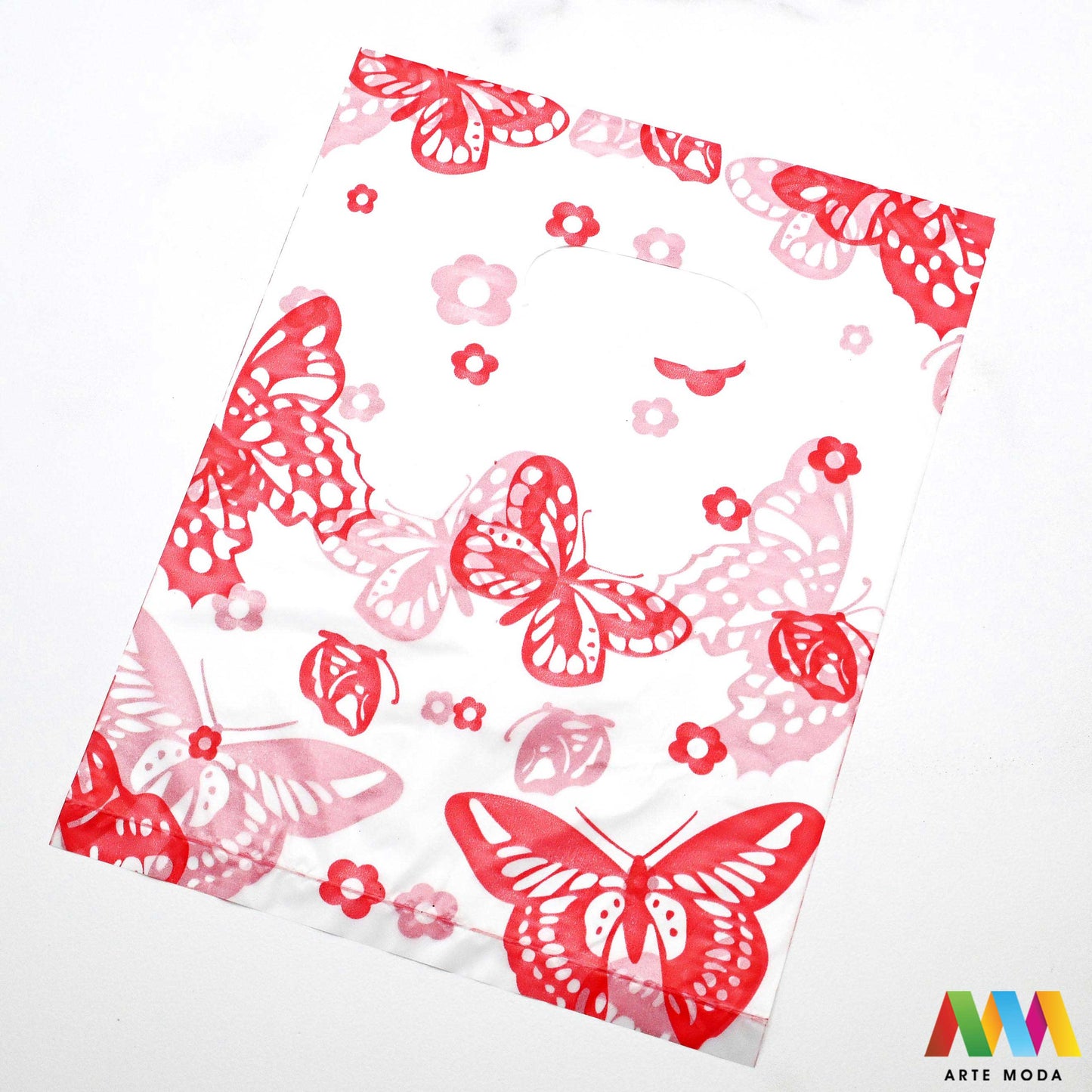 plastične poklon vrećice vrećica ambalaža pakiranje s ručkom poklone male srednje velike pvc pp polietilen Ukrasne poklon vrećice u raznim bojama i veličinama izrađene od plastike prikladne su za pakiranje svih vrsta poklona te se mogu koristi kao ambalaža za nakit poput narukvica ili ogrlica