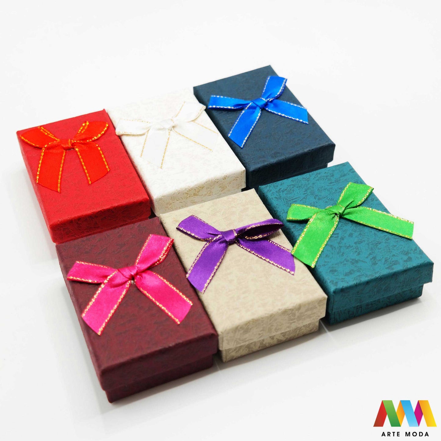 ukrasne kartonske kutije za nakit papir spužva ambalaža ogrlice narukvice nanožnice naušnice prsten kutija ukrasna kutijica kartonska karton ukrasne kartonske kutije za nakit u raznim bojama izrađene od papira i spužve koriste se kao ambalaža za ogrlice narukvice nanožnice naušnice i prstenove arte moda