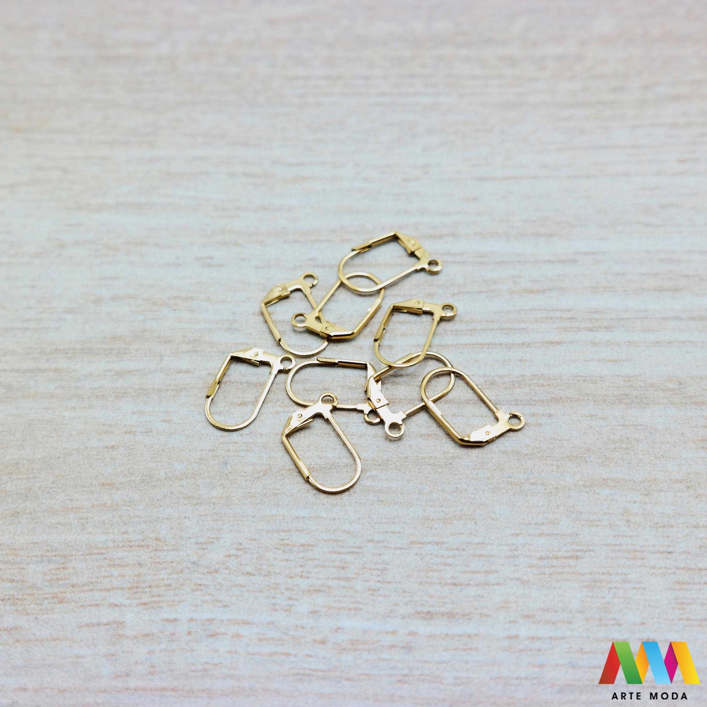 udice udica za naušnice naušnica čelik repromaterijal čelični baza nehrđajući udice izrađene od nehrđajućeg čelika 316L koje služe kao baza za izradu naušnica najčešće se na njih stavljaju privjesci poludragi kamen cirkoni ili biseri