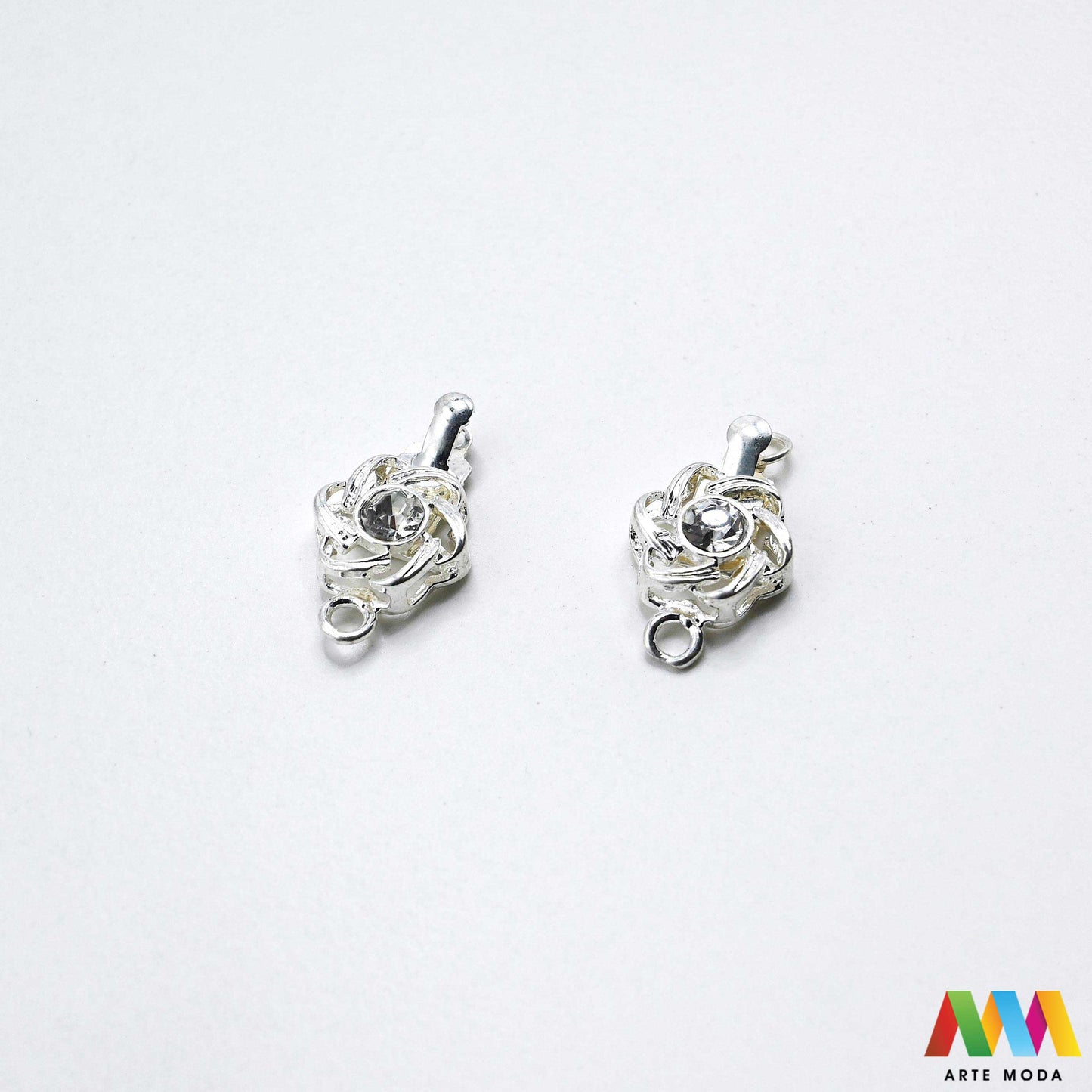 ukrasna kopča starinski nakit togl zatvarač DIY vintage romantični ukrasne kopče motivima OT dekorativni zatvarači metalni pribor statement završeci ogrlica luksuzni zlatne srebrne narukvica ukrasima luksuzne Mornarska detalje kolekcija ukrasnih metalnih kopči motive srca leptira kormila filigrana portreta dekorativni zatvarači pretvaraju svaku ogrlicu unikatni komad nakita vintage šarm mornarsku svježinu tematski zatvarači osigurat uradi sam projekt zapažen stilski besprijekoran arte moda repromaterijal