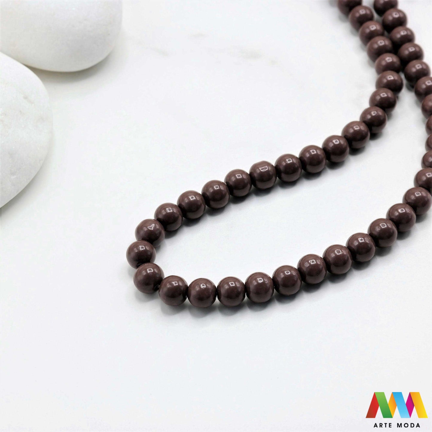 stakleni niz staklo perle zrna zrno staklena perla okrugle okrugla Staklene okrugle perle koje služe za nizanje i izradu nakita poput narukvica i ogrlica te torbica i ostalih modnih dodataka