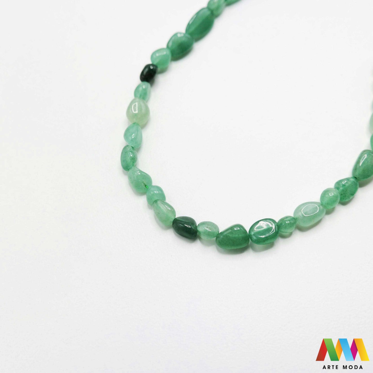 aventurin zeleni sreća prosperitet poludragi kamen kristal kalcedon polu dragi poludrago kamenje dragulj mineral kvarc prirodni meditacija Otkrijte ljepotu i moć aventurina popularnog poludragog kamena poznatog po svom zelenom sjaju i pozitivnoj energiji Vjeruje se da privlači sreću prosperitet i donosi unutarnji mir Idealan je za izradu nakita meditaciju i osobni rast