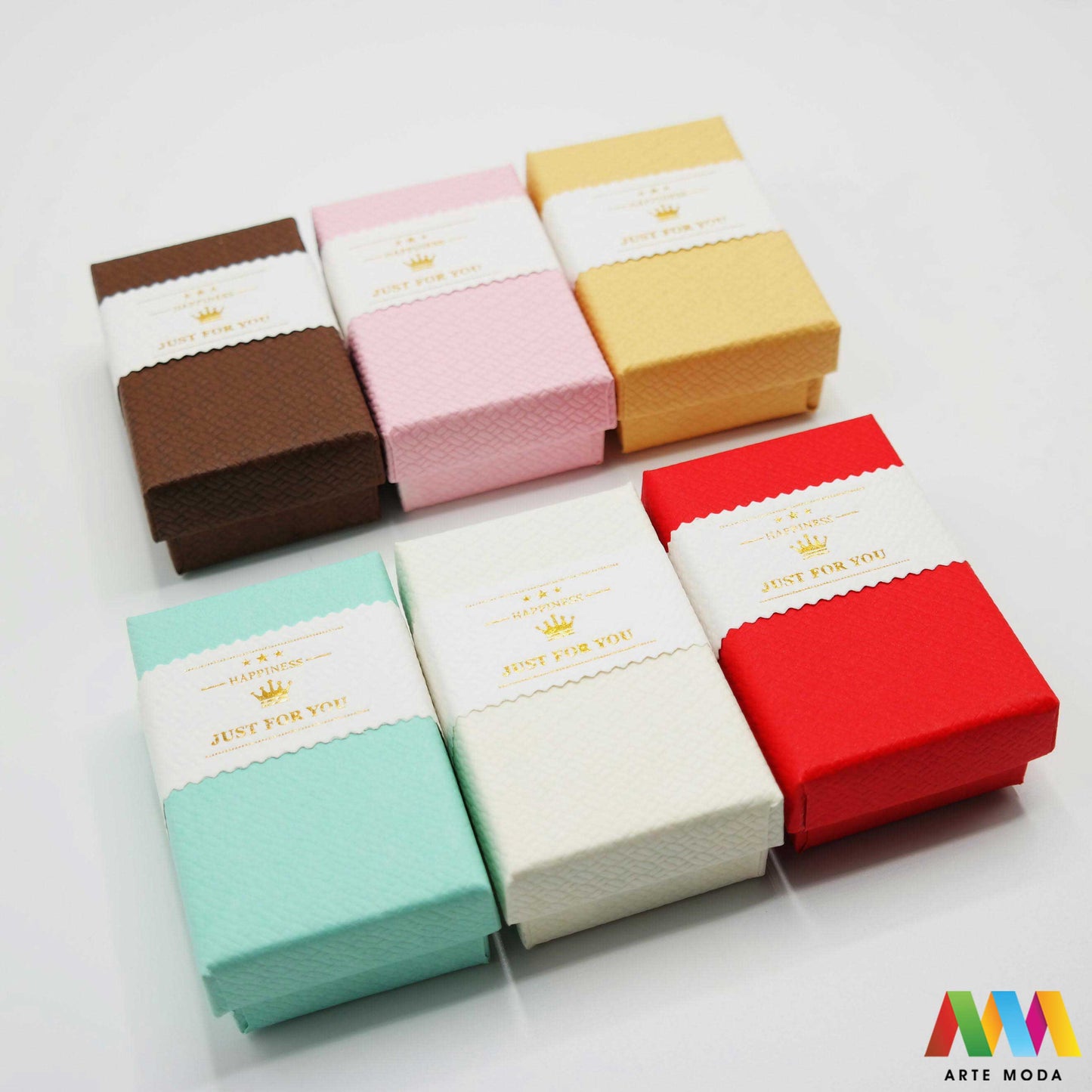 ukrasne kartonske kutije za nakit papir spužva ambalaža ogrlice narukvice nanožnice naušnice prsten kutija ukrasna kutijica kartonska karton ukrasne kartonske kutije za nakit u raznim bojama izrađene od papira i spužve koriste se kao ambalaža za ogrlice narukvice nanožnice naušnice i prstenove arte moda