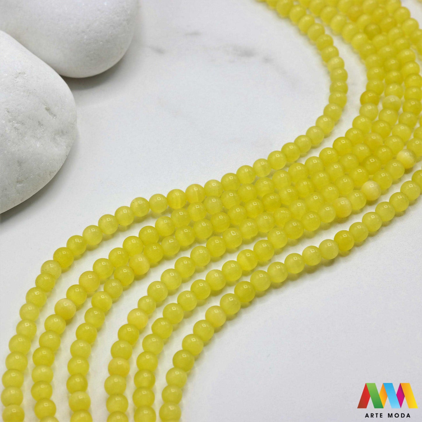 stakleni niz staklo perle zrna zrno staklena perla okrugle okrugla Staklene okrugle perle koje služe za nizanje i izradu nakita poput narukvica i ogrlica te torbica i ostalih modnih dodataka