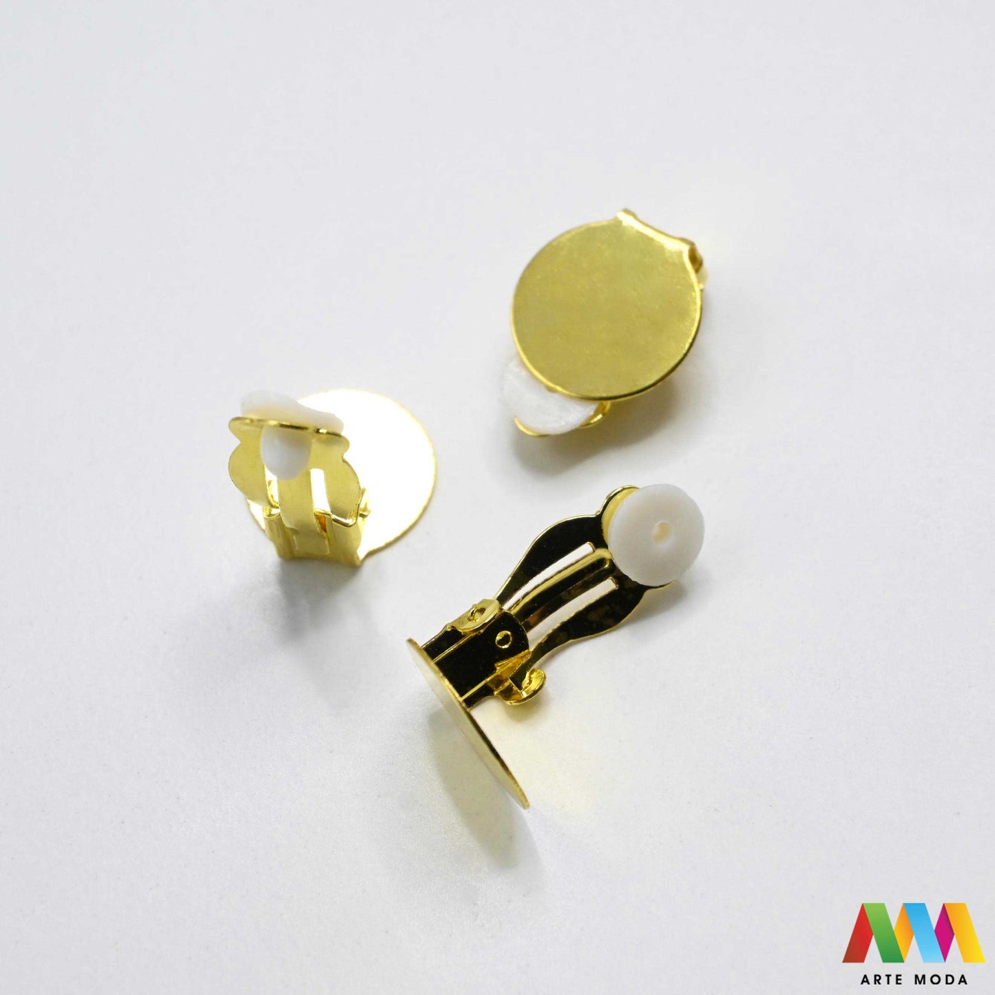 metalne klipse za nauĆĄnice baze bez buĆĄenja mehanizam izradu nakita uĆĄiju DIY nakit metalni pribor udobne klips nakit materijal ukrasi ploÄica lijepljenje komponente klip ploÄicom uho kukicom kuka IzraÄujte nauĆĄnice Metalne klipse baze koji nemaju probuĆĄene uĆĄi ili ĆŸele udobnije rjeĆĄenje za teĆŸi nakit NaĆĄe baze s ploÄicama za lijepljenje ili kukicama omoguÄuju laku personalizaciju perlama i kristalima Osigurajte stil i udobnost uz kvalitetne metalne komponente uradi sam nauĆĄnice arte moda repromaterijal