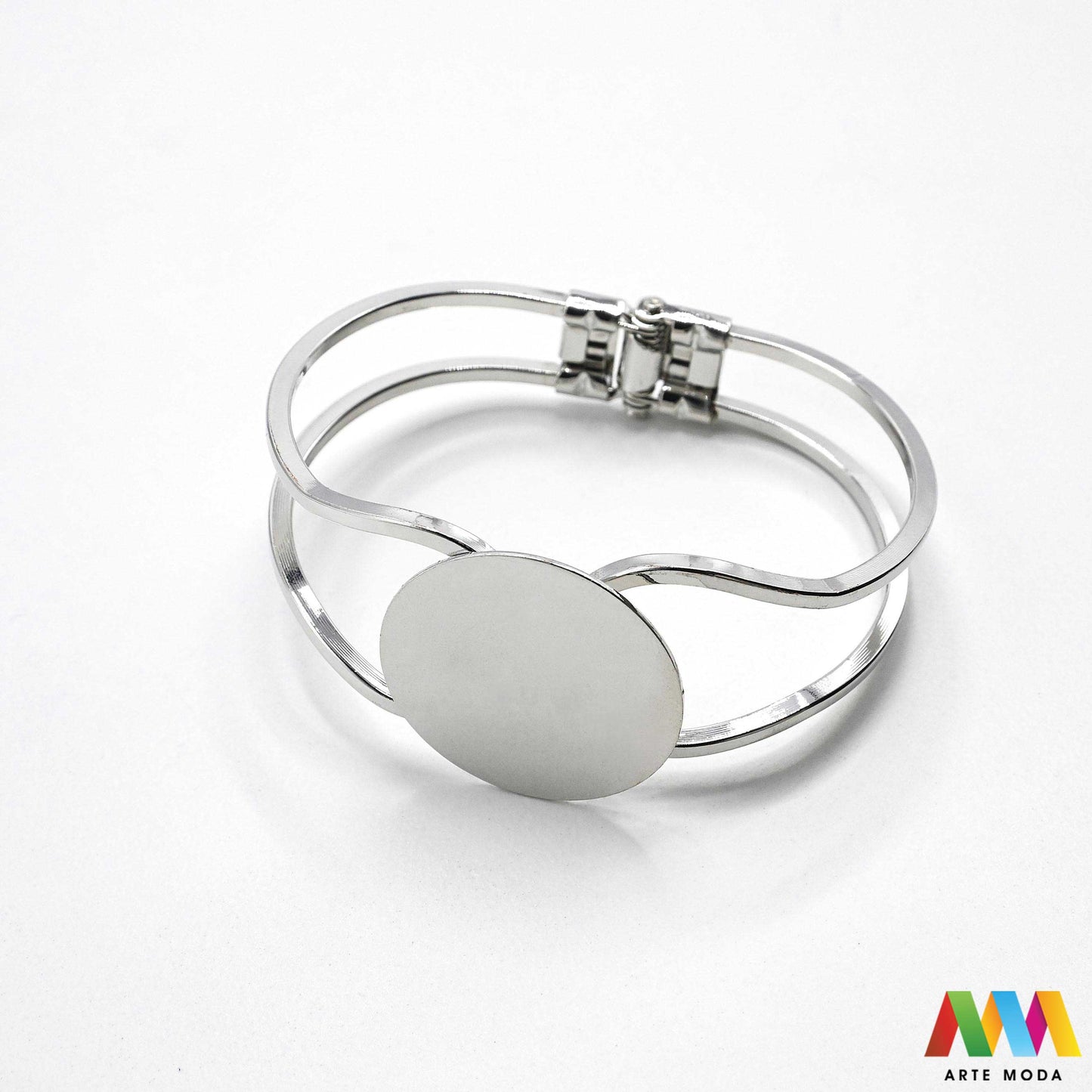 baza za narukvicu podloga osnova izrada narukvice pribor nakit s ravnom ravna pločica pločicom feder otvaranje Elegantna i izdržljiva baza za vaše jedinstvene kreacije Nudimo širok izbor metalnih baza različitih oblika i veličina Birajte između baza s ravnom pločicom za klasične narukvice ili baza s kuglicama za dodatak elegancije Kreirajte personalizirane narukvice po svojoj mjeri