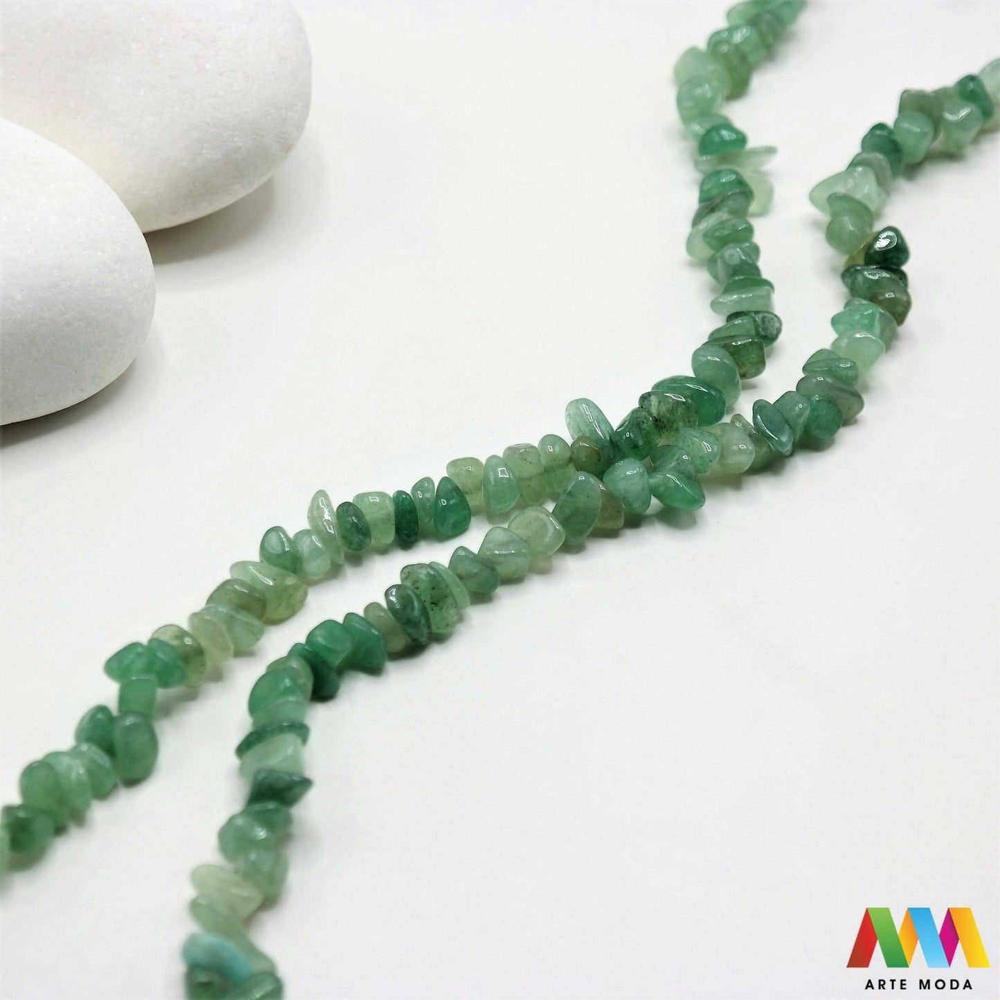 poludragi kamen čips kamenčići nakit diy ručni rad prirodni mineral kristal Žad Mali komadići prirodnog kamena različitih boja i tekstura idealni za izradu nakita dekoracija i umjetničkih projekata U našoj ponudi pronaći ćete široki izbor čipsa od popularnih poludragih kamenja poput ahata tirkiza ametista i mnogih drugih