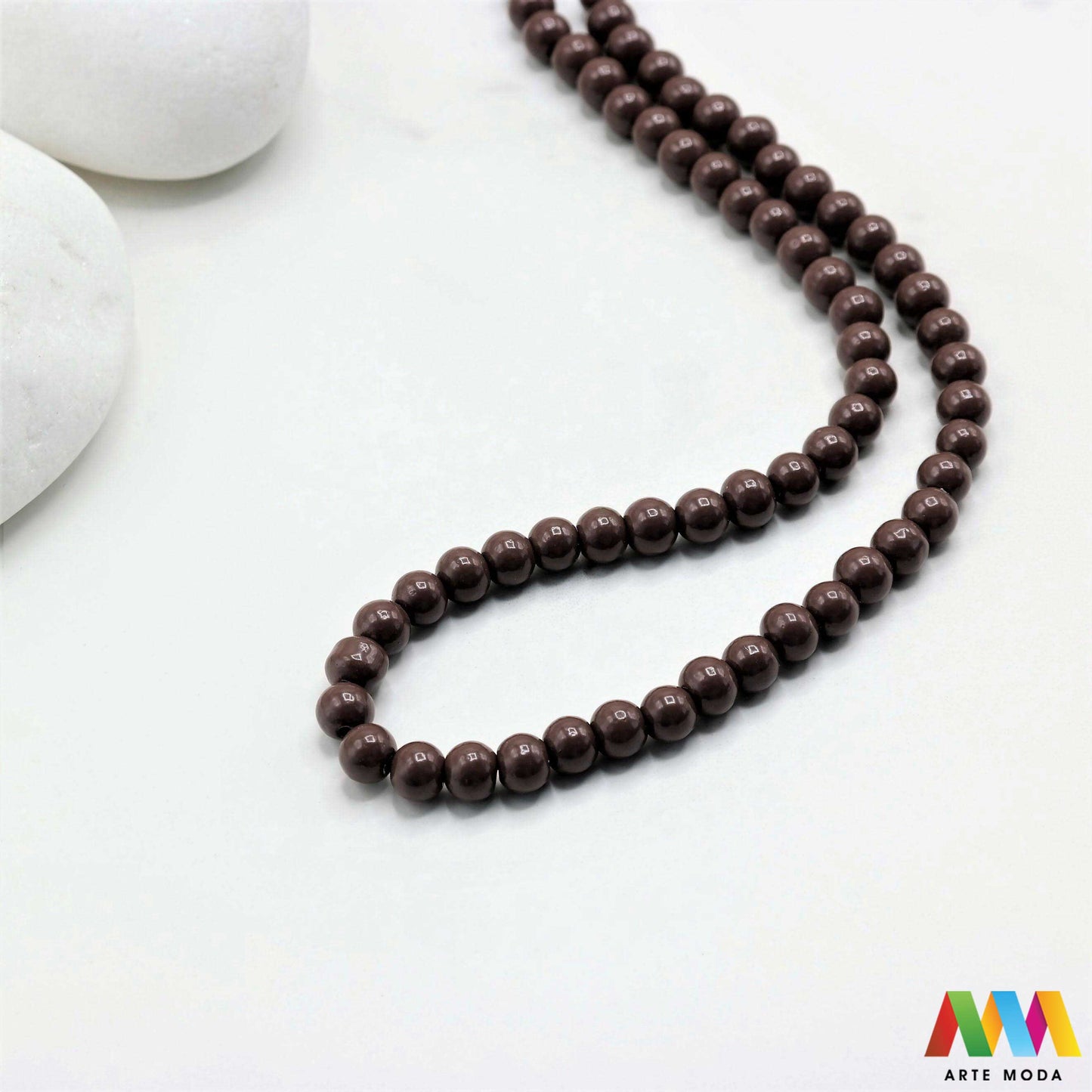 stakleni niz staklo perle zrna zrno staklena perla okrugle okrugla Staklene okrugle perle koje služe za nizanje i izradu nakita poput narukvica i ogrlica te torbica i ostalih modnih dodataka