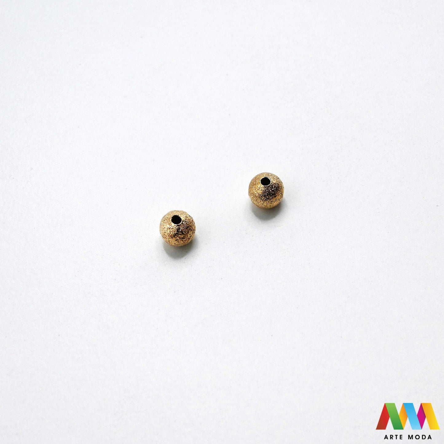 nakit matirane teksturom pijeska hrapave matirano tekstura sjajne hrapavo DIY srebrno pjeskareno zlatno čaroliju teksture Metalne pjeskarene perle pružaju vašem nakitu prepoznatljiv stardust efekt matirane kuglice s hrapavom površinom idealne postizanje luksuznog izgleda vašim uradi sam projektima Savršeno se slažu s biserima kristalima prirodnim kamenom dajući svakoj narukvici ogrlici unikatan karakter Unesite zvjezdani sjaj u svoje kreacije uz naše kvalitetne pjeskarene elemente arte moda repromaterijal