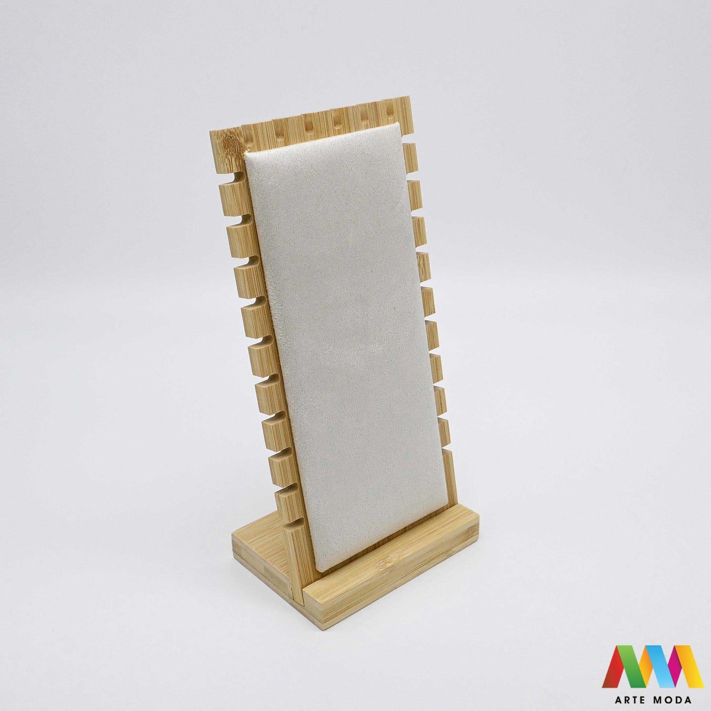 stalci za narukvice nanožnice nanoznice nanogice drveni plišani organizator držač izlaganje nakita oprema butik prezentacija elegantni luksuzni Predstavite svoje nanožnice na najljepši i najsigurniji način! Naši elegantni drveni stalci presvučeni mekanim plišom pružaju savršenu nježnu podlogu koja ističe sjaj vaših nanožnica i štiti ih od ogrebotina Idealni su za izlaganje u trgovinama izlozima ili za organizaciju vaše kolekcije kod kuće arte moda repromaterijal