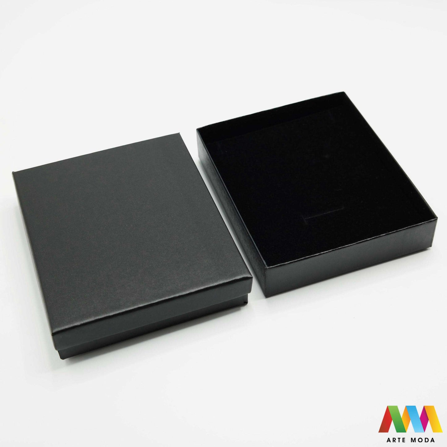 ukrasne kartonske kutije za nakit papir spužva ambalaža ogrlice narukvice nanožnice naušnice prsten kutija ukrasna kutijica kartonska karton ukrasne kartonske kutije za nakit u raznim bojama izrađene od papira i spužve koriste se kao ambalaža za ogrlice narukvice nanožnice naušnice i prstenove arte moda