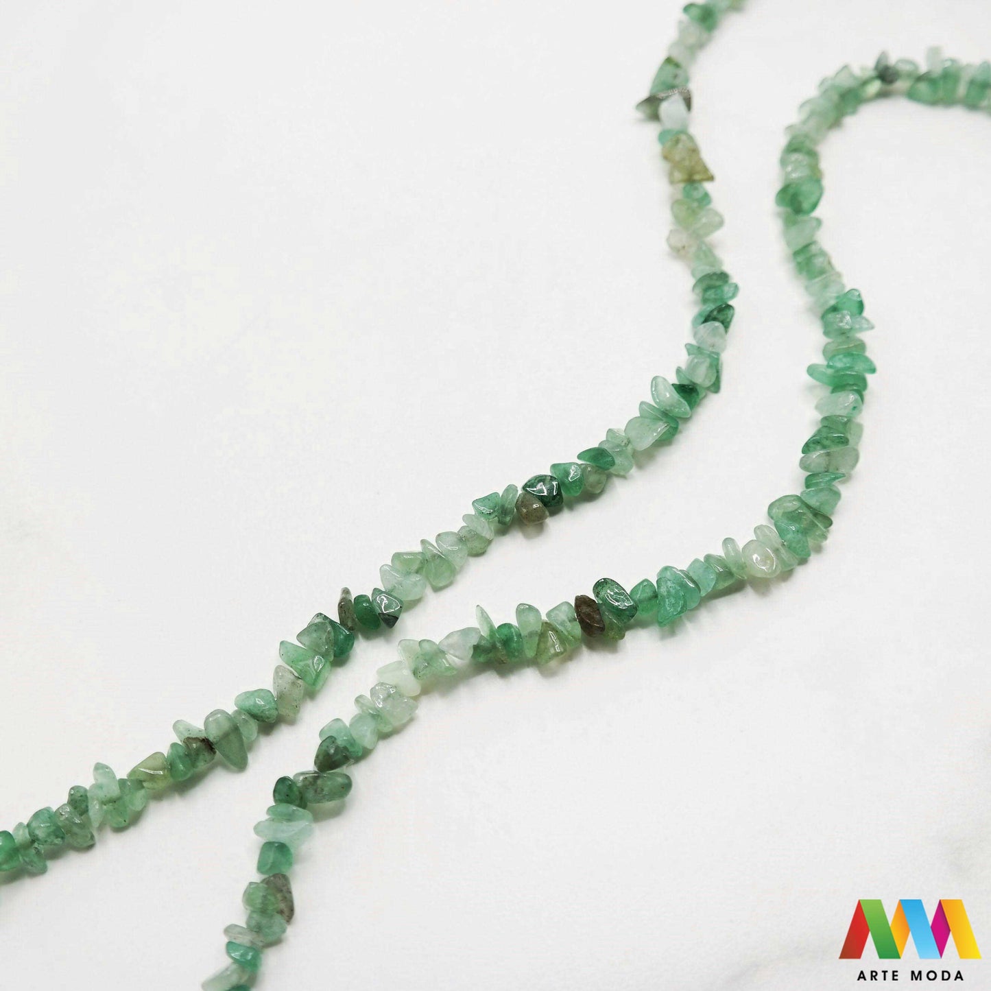 poludragi kamen čips kamenčići nakit diy ručni rad prirodni mineral kristal Žad Mali komadići prirodnog kamena različitih boja i tekstura idealni za izradu nakita dekoracija i umjetničkih projekata U našoj ponudi pronaći ćete široki izbor čipsa od popularnih poludragih kamenja poput ahata tirkiza ametista i mnogih drugih