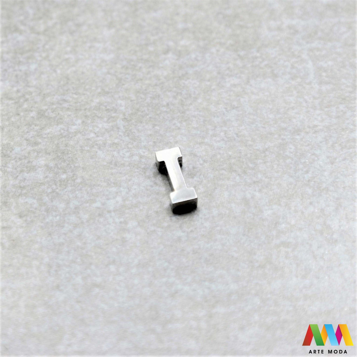 A slovo slova privjesak s jednom rupom privjesak od čelika privjesak čelik repromaterijal čelični ogrlice ogrlica narukvica narukvice nanožnica nehrđajući slova izrađena od nehrđajućeg čelika 316L koja služe za izradu nakita poput narukvica ili ogrlica najčešće se koriste za nizanje na sajlu, gumu, flaks i ostale materijale