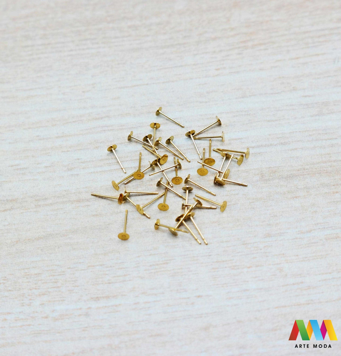 iglice za naušnice udice nehrđajući čelik kirurški materijal izrada nakita hipoalergenski naušnica materijal uradi sam alke pikavci pikavac iglica repromaterijal čelični baza igle pločica bazu za izradu naušnica Naše iglice od nehrđajućeg čelika kirurški čelik savršene su za vas Hipoalergene su sigurne za osjetljivu kožu ne hrđaju i ne mijenjaju boju Lako se kombiniraju s perlama privjescima poludragi kamenom cirkonima ili biserima izradite trajne unikatne i elegantne naušnice arte moda repromaterijal