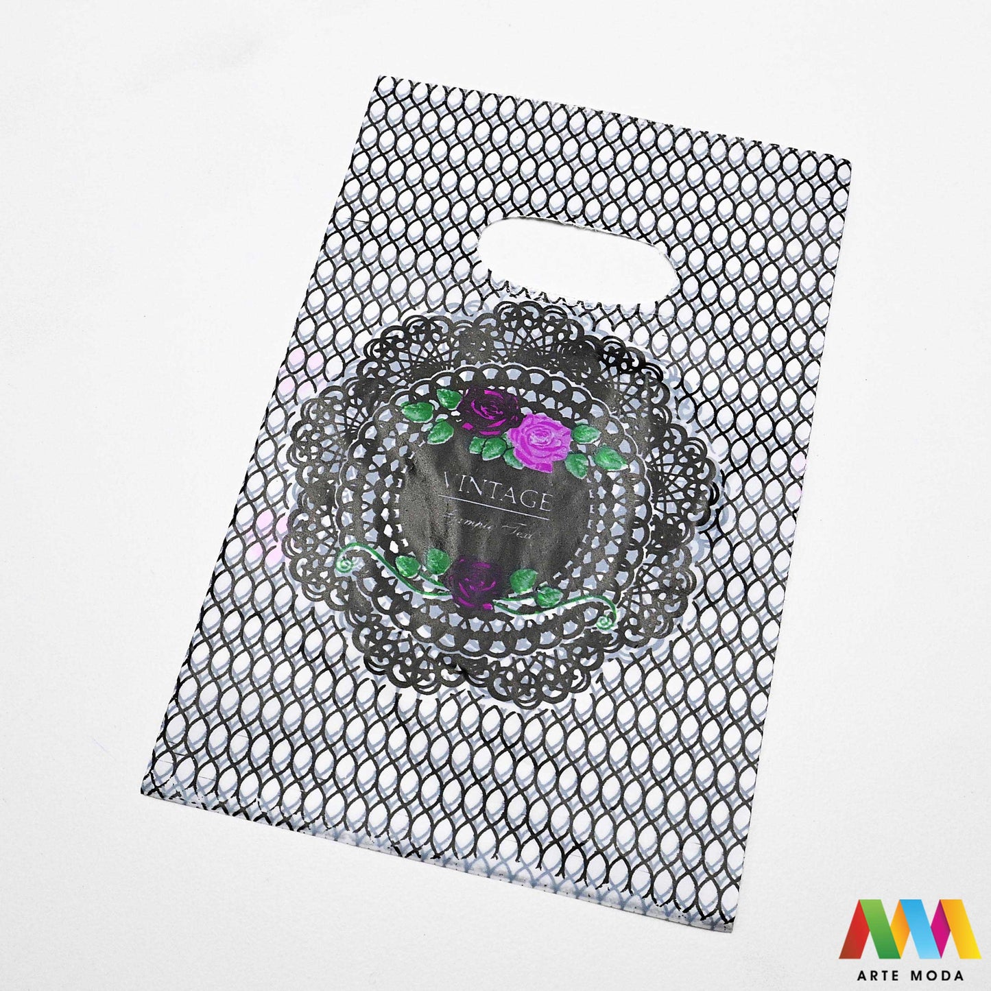 plastične poklon vrećice vrećica ambalaža pakiranje s ručkom poklone male srednje velike pvc pp polietilen Ukrasne poklon vrećice u raznim bojama i veličinama izrađene od plastike prikladne su za pakiranje svih vrsta poklona te se mogu koristi kao ambalaža za nakit poput narukvica ili ogrlica