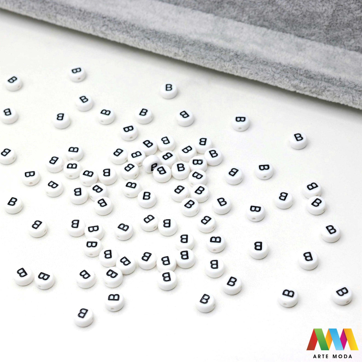 slova brojevi plastične nizanje imenom narukvice prijateljstva dječji nakit personalizirani kockaste perle okrugle abeceda DIY ručni rad izrada mix mješana Stvorite personalizirani nakit s našim plastičnim slovima i brojevima Perle u obliku kocki i krugova idealne su za izradu narukvica s imenom i porukama Lagane su šarene i savršene za dječji nakit i narukvice prijateljstva Lako nizanje za maksimalnu uradi sam zabavu arte moda repromaterijal