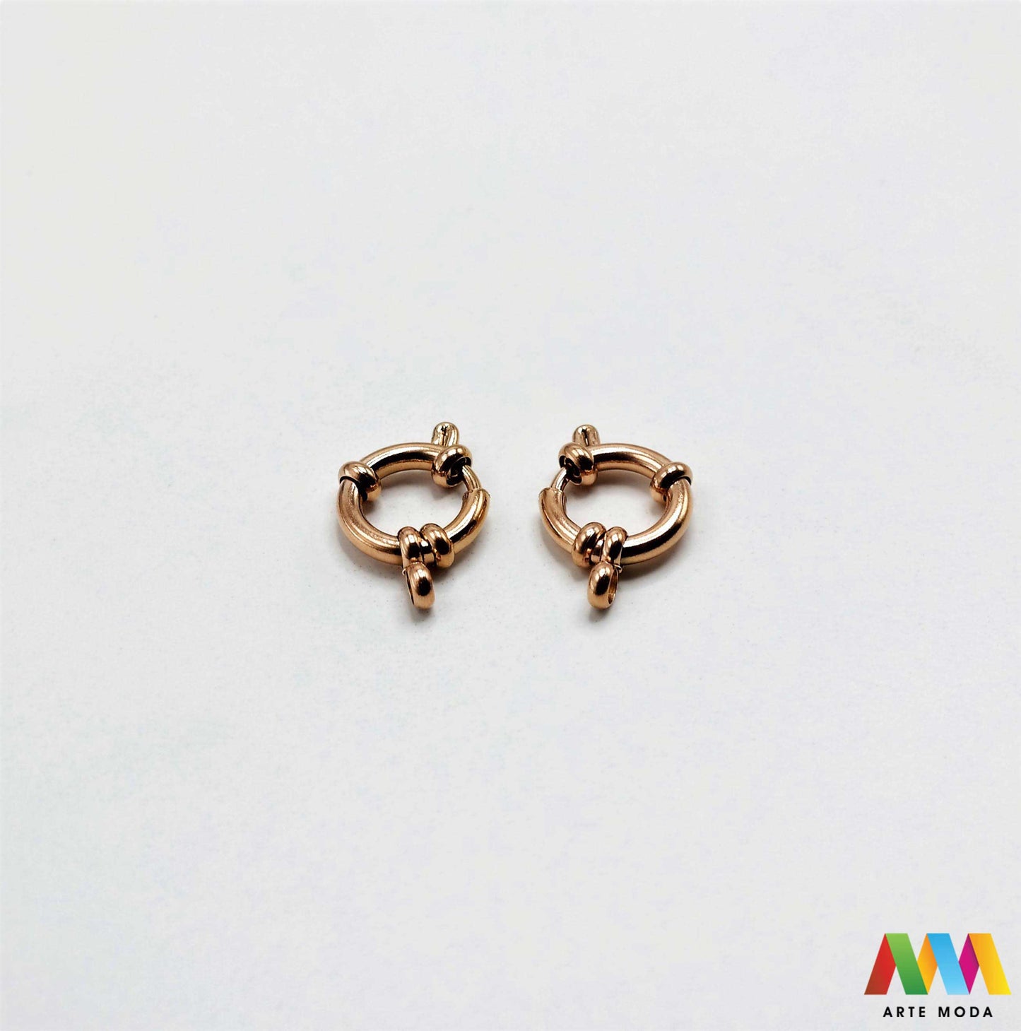 repromaterijal čelični kopče za nakit izradu nehrđajući čelik nakit pribor DIY nakit ogrlice narukvice lančiće nakitni elementi ručni rad čelične inox kopča zatvarači završeci karabin kreacije izdržljivih i elegantnih kopči od nehrđajućeg čelika klasična karabin kopča praktična magnetska kopča ili neki drugi model naše kopče sigurno zatvaranje i profesionalan izgled vašim narukvicama ogrlicama i lančićima DIY nakit kvaliteta koja traje otporna je na koroziju i hipoalergena arte moda repromaterijal