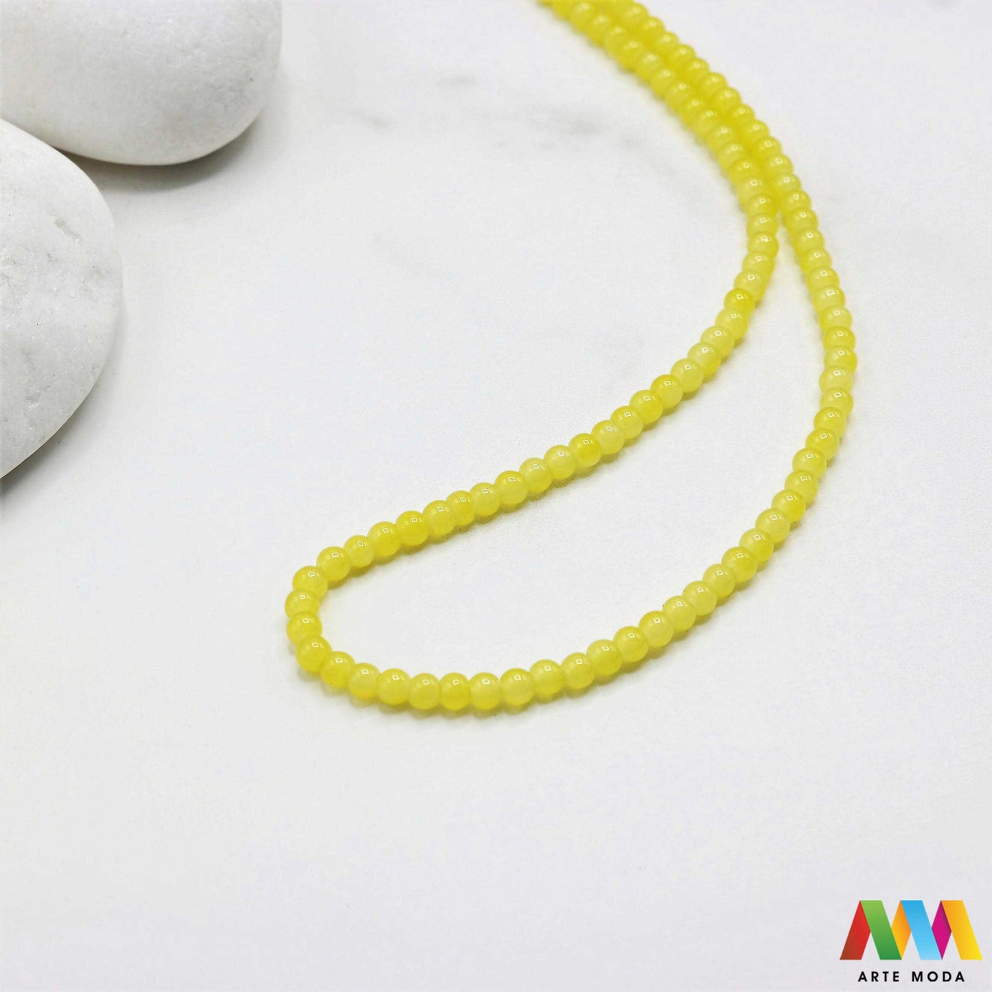 stakleni niz staklo perle zrna zrno staklena perla okrugle okrugla Staklene okrugle perle koje služe za nizanje i izradu nakita poput narukvica i ogrlica te torbica i ostalih modnih dodataka