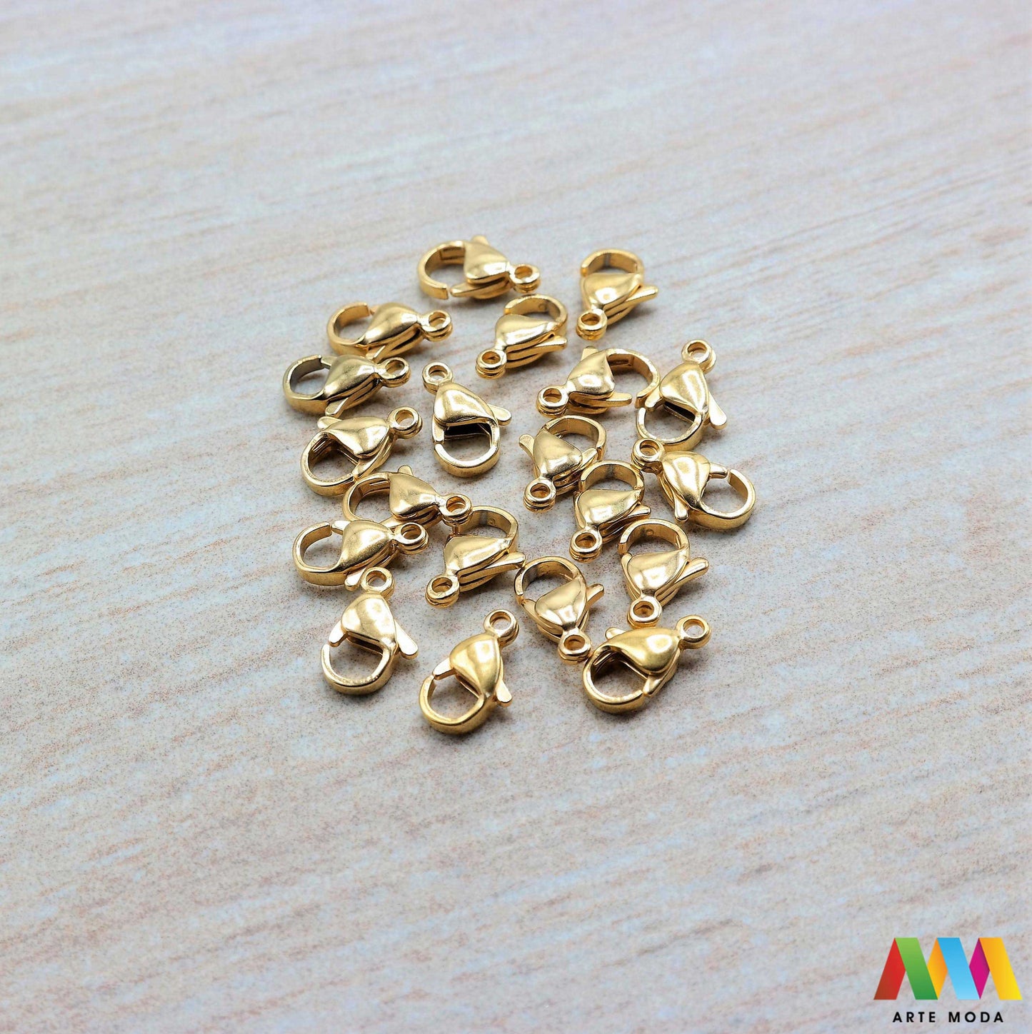 repromaterijal čelični kopče za nakit izradu nehrđajući čelik nakit pribor DIY nakit ogrlice narukvice lančiće nakitni elementi ručni rad čelične inox kopča zatvarači završeci karabin kreacije izdržljivih i elegantnih kopči od nehrđajućeg čelika klasična karabin kopča praktična magnetska kopča ili neki drugi model naše kopče sigurno zatvaranje i profesionalan izgled vašim narukvicama ogrlicama i lančićima DIY nakit kvaliteta koja traje otporna je na koroziju i hipoalergena arte moda repromaterijal