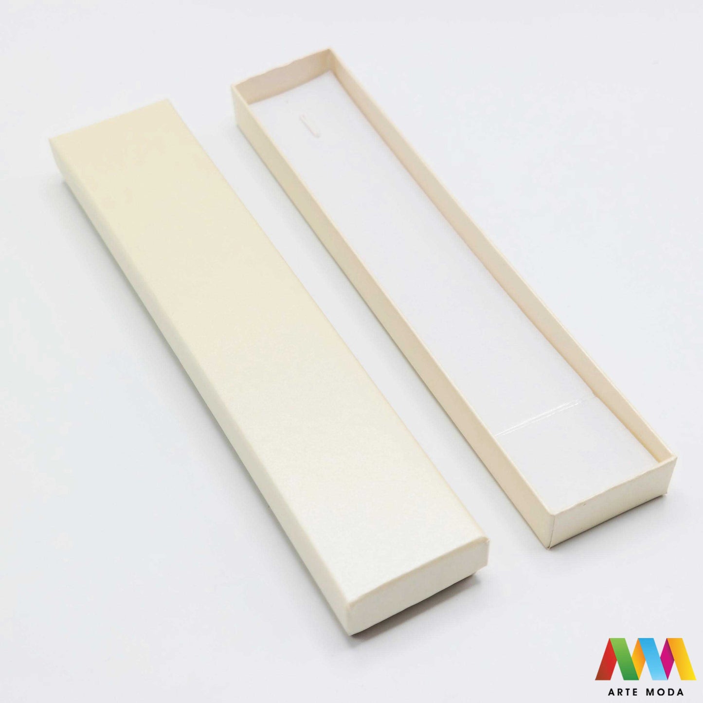 ukrasne kartonske kutije za nakit papir spužva ambalaža ogrlice narukvice nanožnice naušnice prsten kutija ukrasna kutijica kartonska karton ukrasne kartonske kutije za nakit u raznim bojama izrađene od papira i spužve koriste se kao ambalaža za ogrlice narukvice nanožnice naušnice i prstenove arte moda