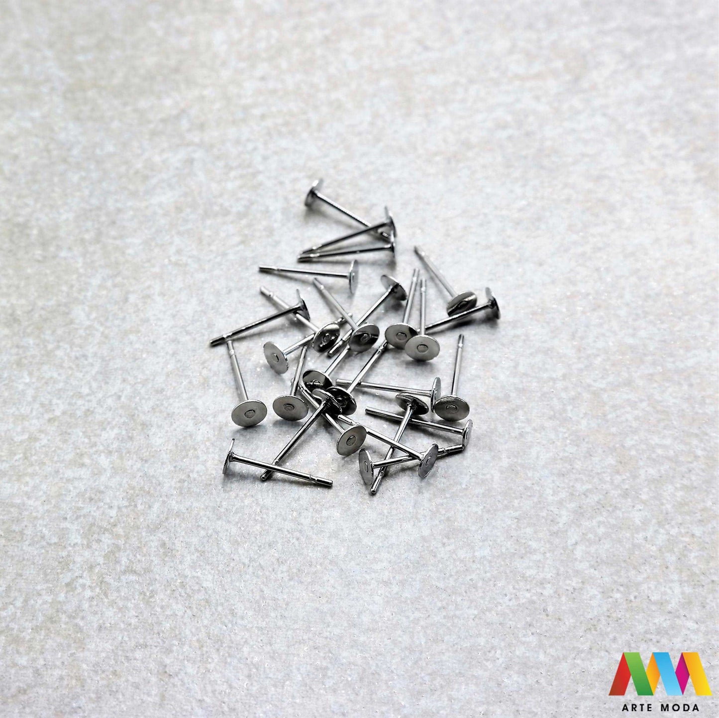 iglice za naušnice udice nehrđajući čelik kirurški materijal izrada nakita hipoalergenski naušnica materijal uradi sam alke pikavci pikavac iglica repromaterijal čelični baza igle pločica bazu za izradu naušnica Naše iglice od nehrđajućeg čelika kirurški čelik savršene su za vas Hipoalergene su sigurne za osjetljivu kožu ne hrđaju i ne mijenjaju boju Lako se kombiniraju s perlama privjescima poludragi kamenom cirkonima ili biserima izradite trajne unikatne i elegantne naušnice arte moda repromaterijal