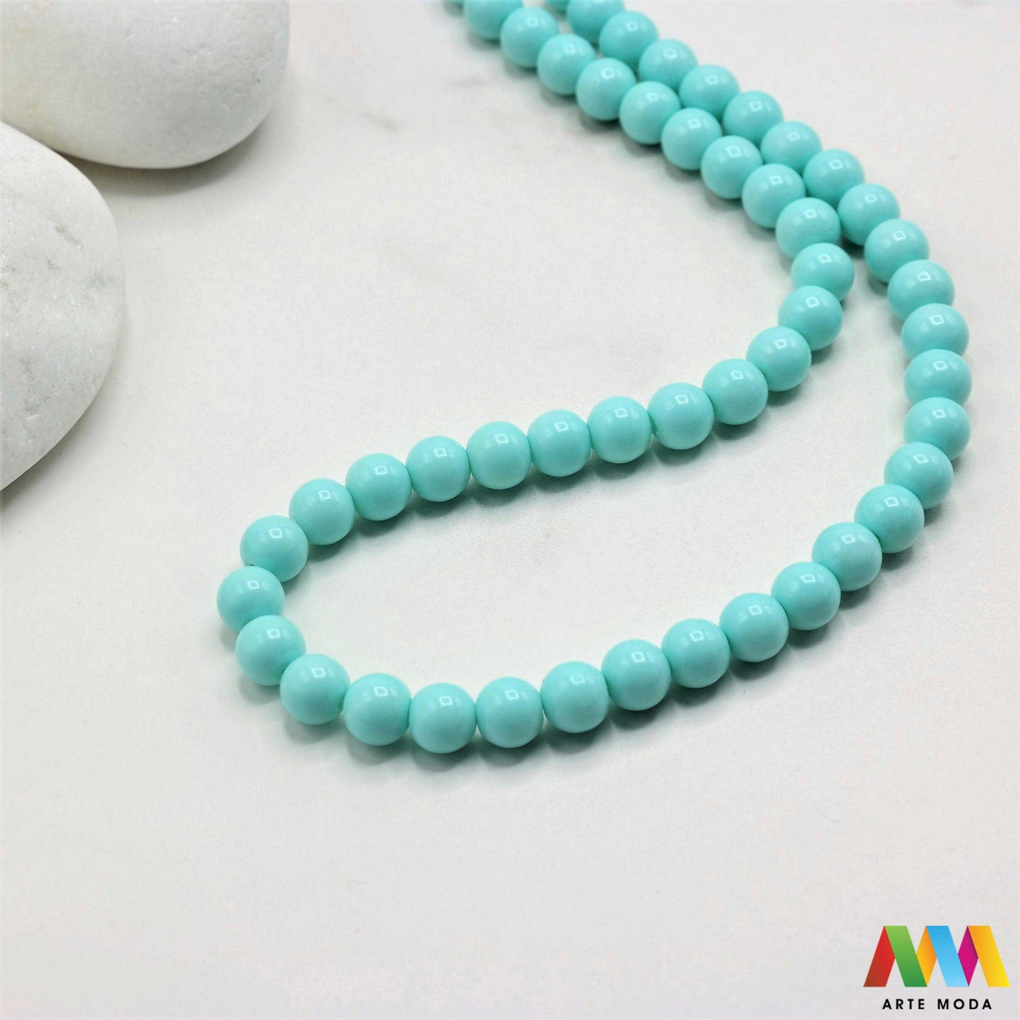 stakleni niz staklo perle zrna zrno staklena perla okrugle okrugla Staklene okrugle perle koje služe za nizanje i izradu nakita poput narukvica i ogrlica te torbica i ostalih modnih dodataka