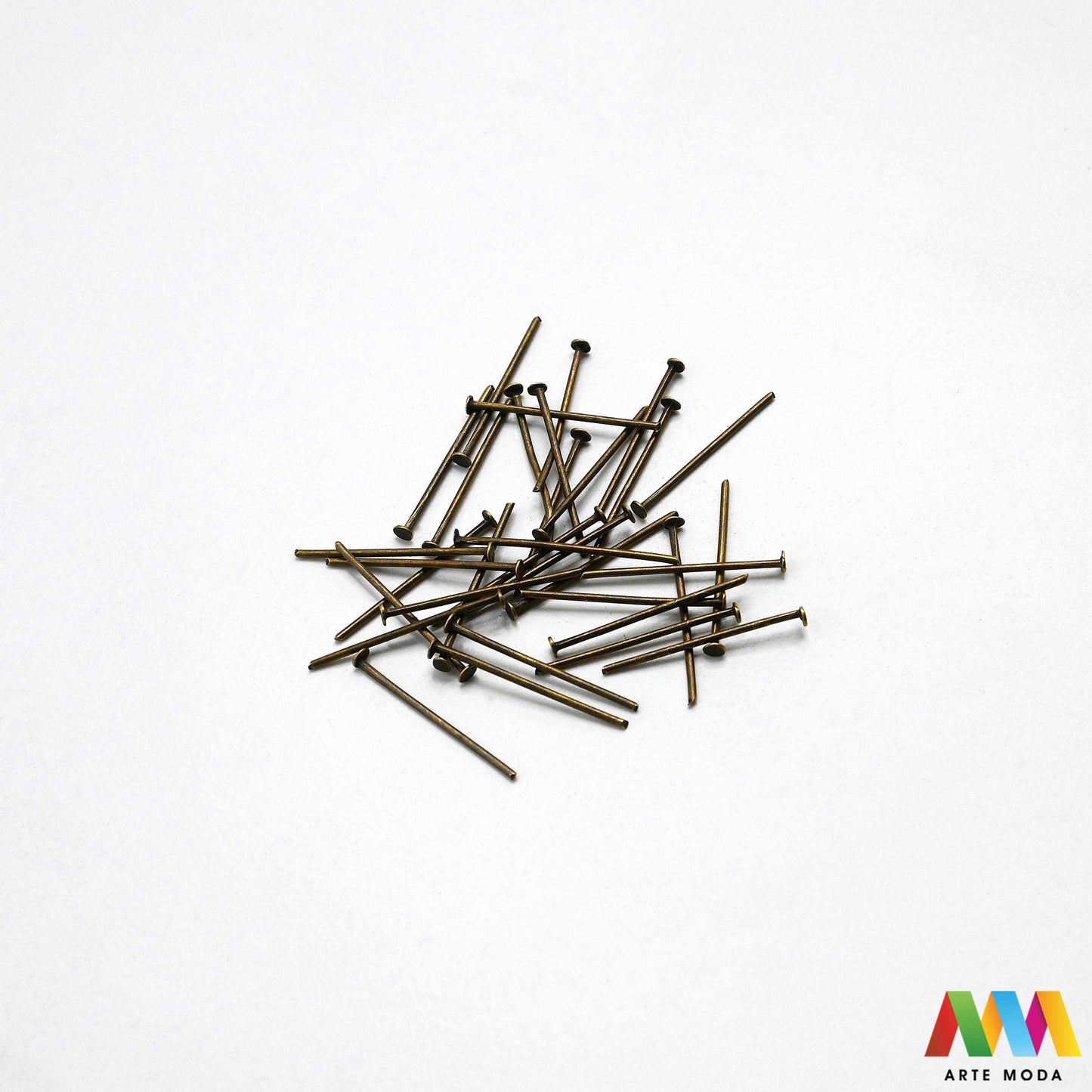 igle pinovi headpins eyepins omčicom glavicom elementi DIY pribor srebrni zlatni za izradu nakita pribor Pretvorite perle u nakit s lakoćom Metalni čavlići su osnovni alat za izradu naušnica privjesaka nizova perli Bilo da trebate igle s ravnom glavom za završetak ili igle s omčicom za daljnje spajanje naša ponuda osigurava kvalitetu i savitljivost potrebnu za profesionalne rezultate Izaberite idealnu duljinu i boju za svoj uradi sam projekt i osigurajte čvrstinu svojim kreacijama arte moda repromaterijal