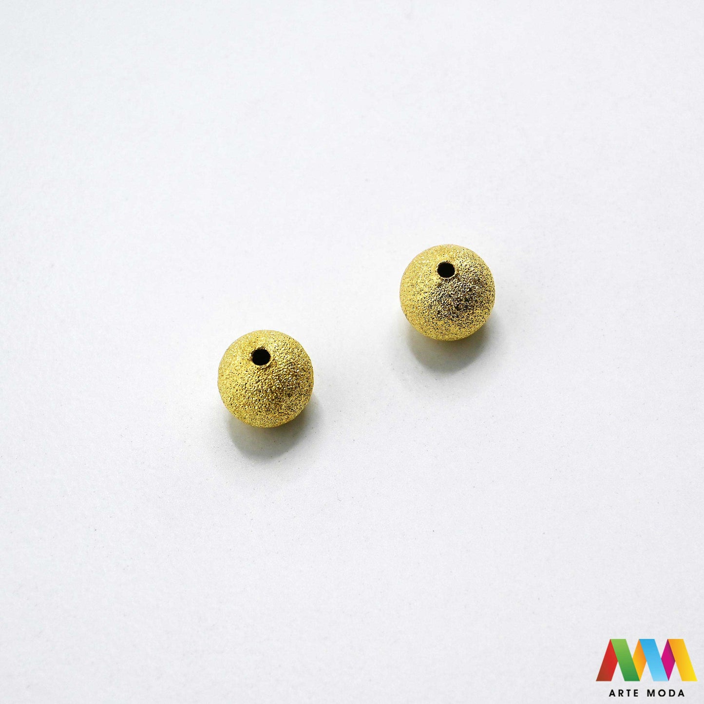 nakit matirane teksturom pijeska hrapave matirano tekstura sjajne hrapavo DIY srebrno pjeskareno zlatno čaroliju teksture Metalne pjeskarene perle pružaju vašem nakitu prepoznatljiv stardust efekt matirane kuglice s hrapavom površinom idealne postizanje luksuznog izgleda vašim uradi sam projektima Savršeno se slažu s biserima kristalima prirodnim kamenom dajući svakoj narukvici ogrlici unikatan karakter Unesite zvjezdani sjaj u svoje kreacije uz naše kvalitetne pjeskarene elemente arte moda repromaterijal