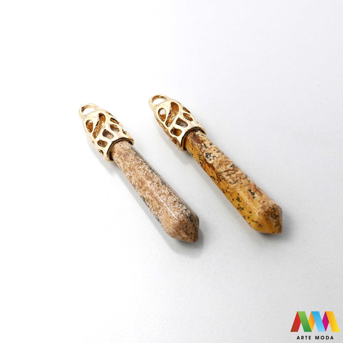 privjesci poludragi kamen metalni izrada nakita DIY nakit kamenje energetski ogrlice rupom metal naušnice narukvice okviru izradu nakita Spoj prirode i stila! Metalni privjesci s poludragim kamenom Ametist Kvarc Žad i drugi su gotovi privjesci za ogrlice i naušnice Metalni okvir osigurava trajnost a kamen donosi energetski značaj Jednostavno se postavljaju i idealni su za samostalnu izradu nakita Kreirajte elegantne i smislene komade! arte moda repromaterijal