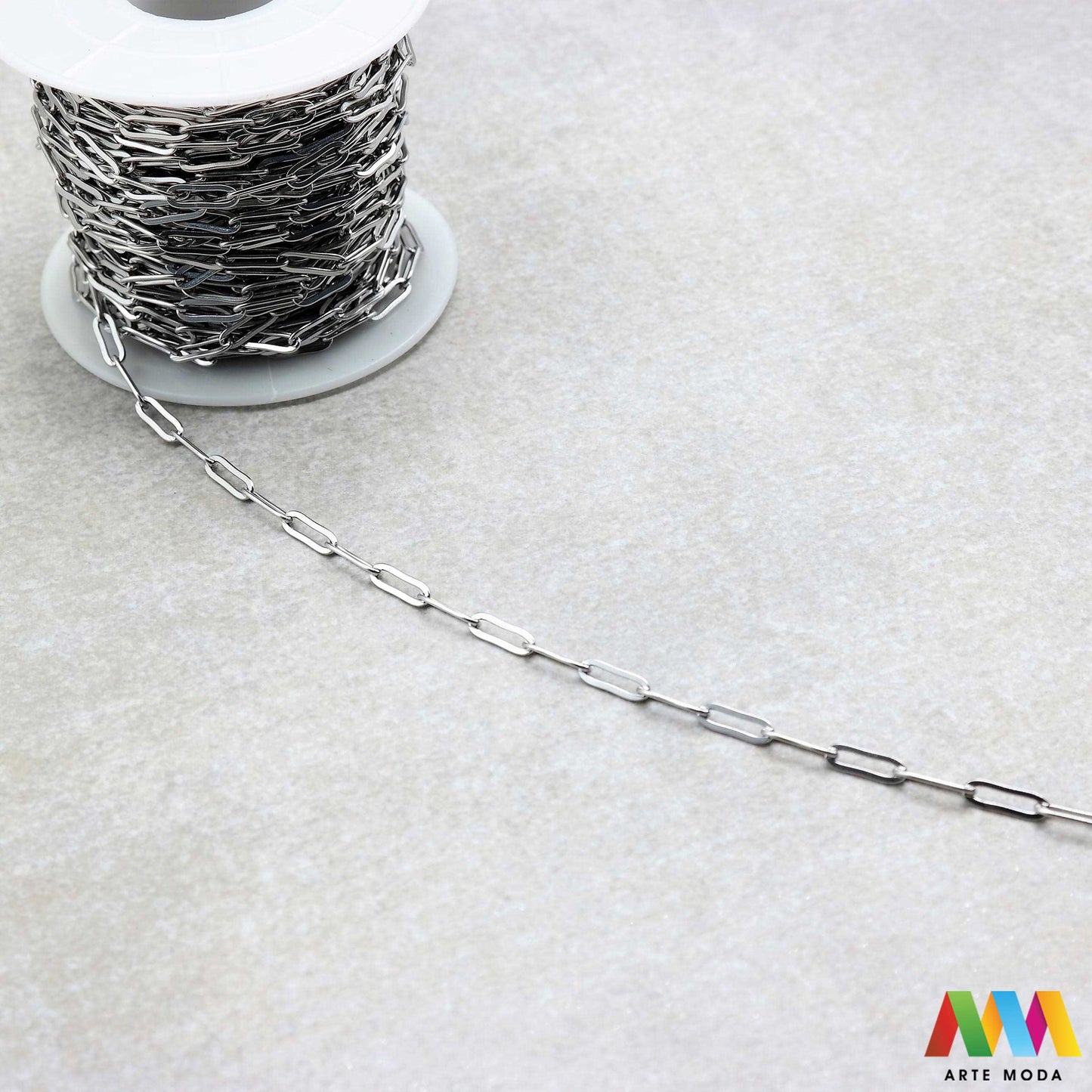 lanac lanci čelik repromaterijal čelični ogrlice narukvice nehrđajući na metre metar kolutu boji nakit inox metru izrada nakita DIY obojeni hipoalergeni tanki bogatstvo boja i modela za vaše kreativne projekte! lanaca na kolutu fleksibilnost s lancima od visokokvalitetnog nehrđajućeg čelika klasičnih srebrnih tonova elegantne zlatne moderne rose gold ili živih boja modelima od tankih i delikatnih do robusnih i upečatljivihž potrebno da izradite unikatne ogrlice i narukvice arte moda repromaterijal