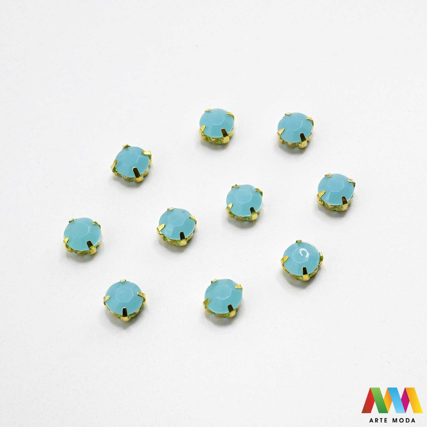 cirkoni stakleni metalni kalup blještavo sjajno perle privjesci rhinestones šivanje lijepljenje nakit glamur kostimi dekoracije ukrasi kalupu cirkon kopči blještavi Postignite maksimalan sjaj s staklenim cirkonima u metalnom kalupu Ovi blještavi cirkoni su sigurno fiksirani i spremni za šivanje lijepljenje ili nizanje Idealni za izradu glamuroznog nakita ukrašavanje kostima i svečane dekoracije Brz jednostavan i elegantan put do blistavog "uradi sam" projekta arte moda repromaterijal