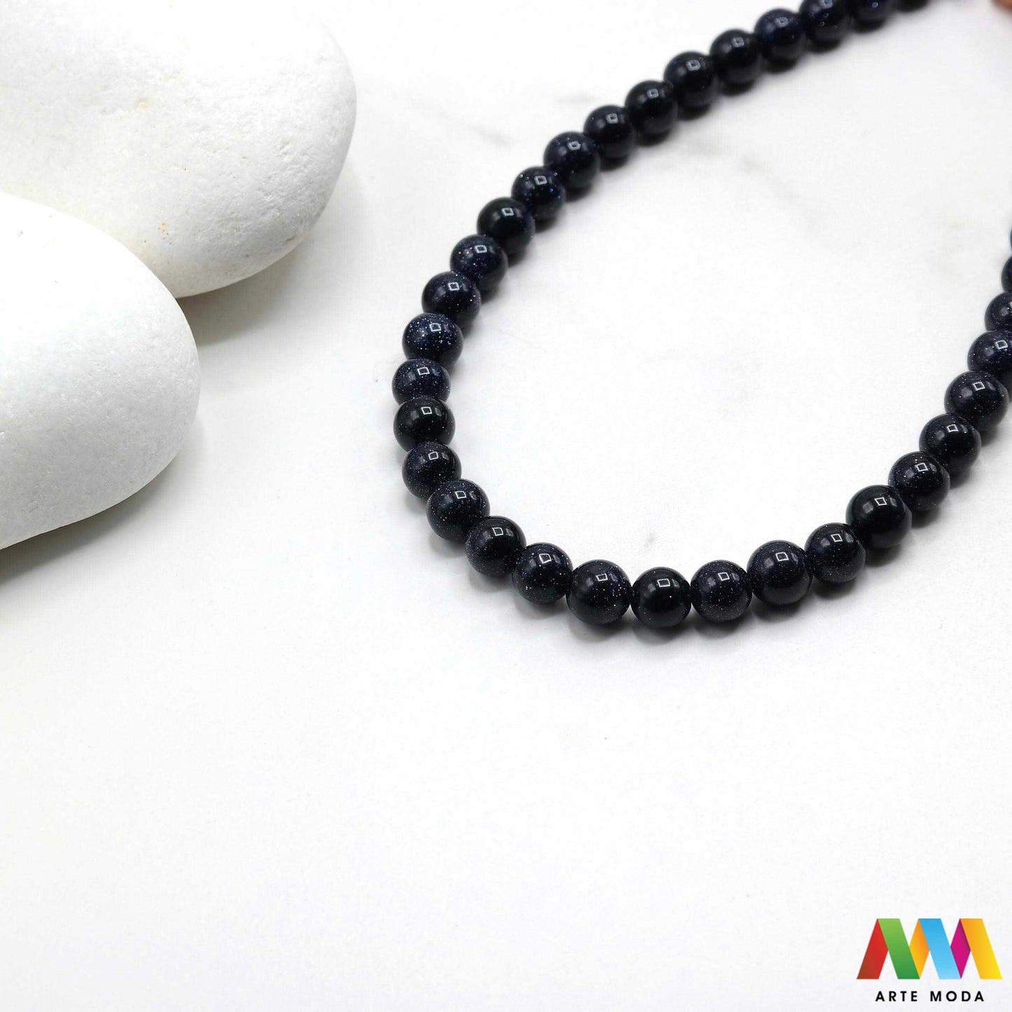 pustinjska noć dragi kvarc pijesak kobalt glinenac mangan krom bakar kamen dragulj poludrago kamenje repromaterijal poludragi ukrasni mineral kristal prirodni Zaronite u dubine svemira s ovim očaravajućim poludragim kamenom! Pustinjska noć sa svojim tamnim misterioznim tonovima isprepletenim svjetlucavim inkluzijama dočarava ljepotu zvjezdanog neba Njegova jedinstvena pojava čini ga savršenim za izradu upečatljivog nakita i dodavanje daška misterije vašoj kolekciji kristala arte moda repromaterijal