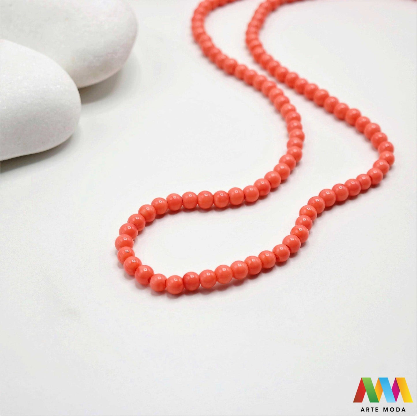 stakleni niz staklo perle zrna zrno staklena perla okrugle okrugla Staklene okrugle perle koje služe za nizanje i izradu nakita poput narukvica i ogrlica te torbica i ostalih modnih dodataka