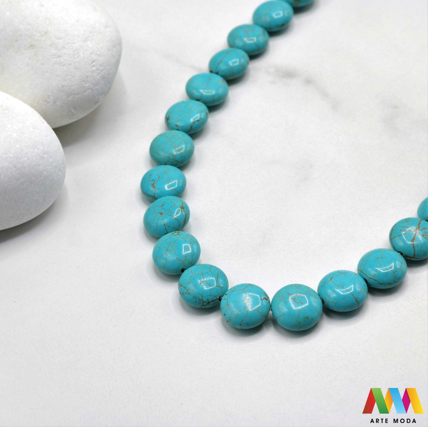 tirkiz poludragi kamen kristal mineral nakit prirodni meditacija zaštita sreća plava grlena čakra ljekovito kamenje energija kristala Simbol neba i mora ovaj prekrasni plavi poludragi kamen cijenjen je zbog svoje ljepote i metafizičkih svojstava Vjeruje se da pomaže u komunikaciji donosi sreću i štiti od negativne energije Savršen je za izradu nakita i meditaciju