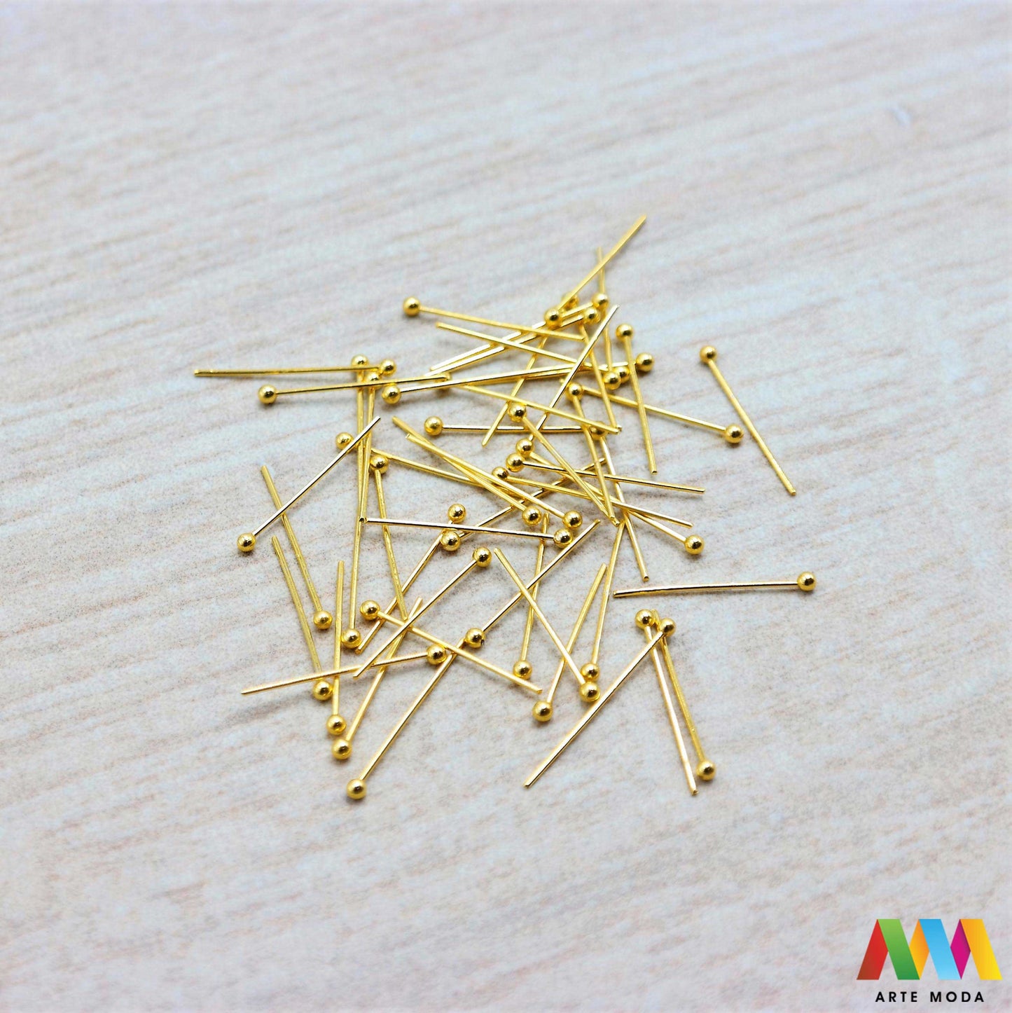 čavlići za viseće privjeske perle čavao naušnice narukvica ogrlica čelik repromaterijal čelični nehrđajući viseći privjesak kuka kuglica izrada pribor nakit inox spojni elementi baza element za stvaranje unikatnih visećih privjesaka i ukrasa čavlići od visokokvalitetnog nehrđajućeg čelika izradu naušnica ogrlica narukvica i krunica jednostavno nanižete perle i stvorite privlačne dugotrajne viseće elemente Otporni na koroziju i hipoalergeni idealni su za sve vaše kreativne projekte arte moda repromaterijal