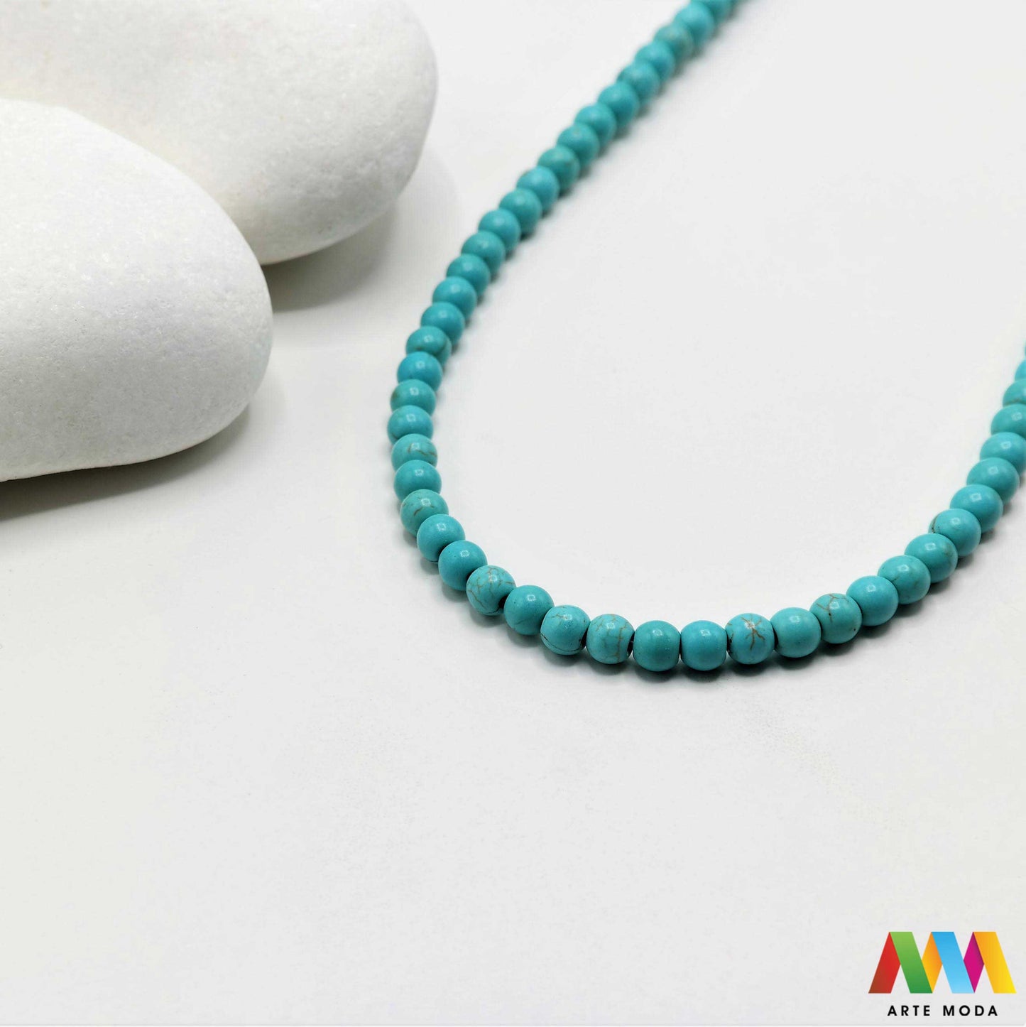 tirkiz poludragi kamen kristal mineral nakit prirodni meditacija zaštita sreća plava grlena čakra ljekovito kamenje energija kristala Simbol neba i mora ovaj prekrasni plavi poludragi kamen cijenjen je zbog svoje ljepote i metafizičkih svojstava Vjeruje se da pomaže u komunikaciji donosi sreću i štiti od negativne energije Savršen je za izradu nakita i meditaciju