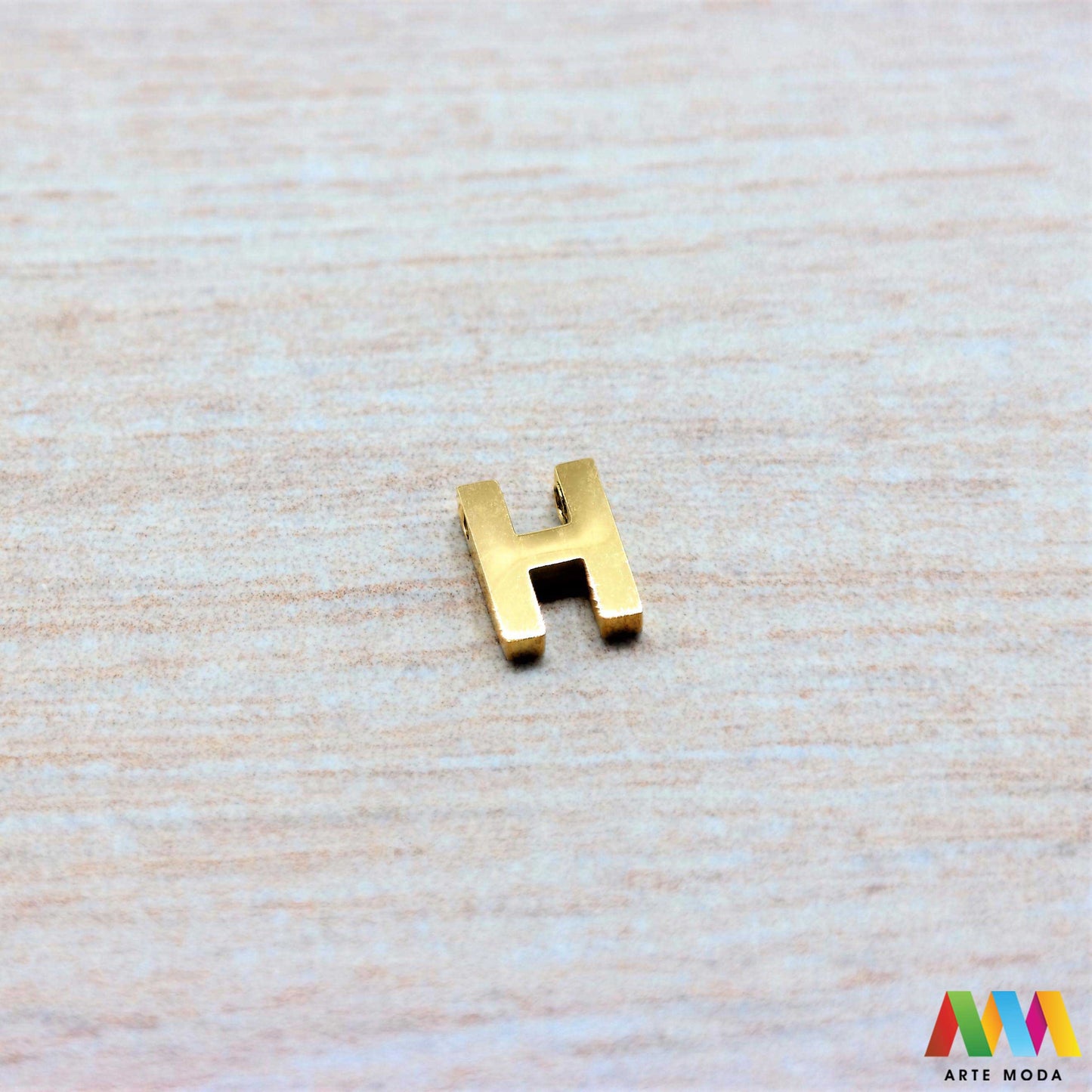 A slovo slova privjesak s jednom rupom privjesak od čelika privjesak čelik repromaterijal čelični ogrlice ogrlica narukvica narukvice nanožnica nehrđajući slova izrađena od nehrđajućeg čelika 316L koja služe za izradu nakita poput narukvica ili ogrlica najčešće se koriste za nizanje na sajlu, gumu, flaks i ostale materijale