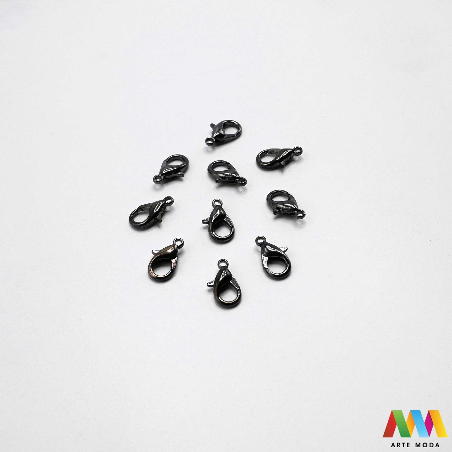 kopče metalne karabiner togl magnet kukice narukvice ogrlice zatvarači nakit DIY metalni pribor spajanje nakita srebrne zlatne karabin magnetne završne kopča narukvica ogrlica Osigurajte svoj nakit Metalne kopče su esencijalne za sigurno završavanje ogrlica i narukvica Birajte između karabin kopči pouzdanost magnetnih kopči lakoća i togl kopči stil Kvalitetni zatvarači u raznim bojama temelj svakog uradi sam nakit projekta arte moda repromaterijal