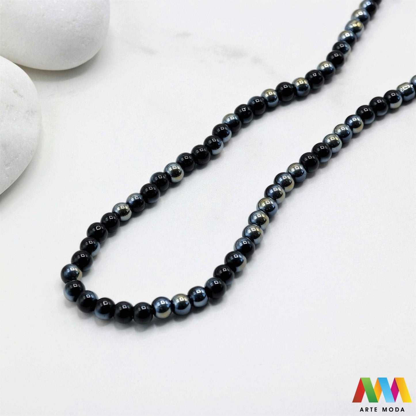 stakleni niz staklo perle zrna zrno staklena perla okrugle okrugla Staklene okrugle perle koje služe za nizanje i izradu nakita poput narukvica i ogrlica te torbica i ostalih modnih dodataka