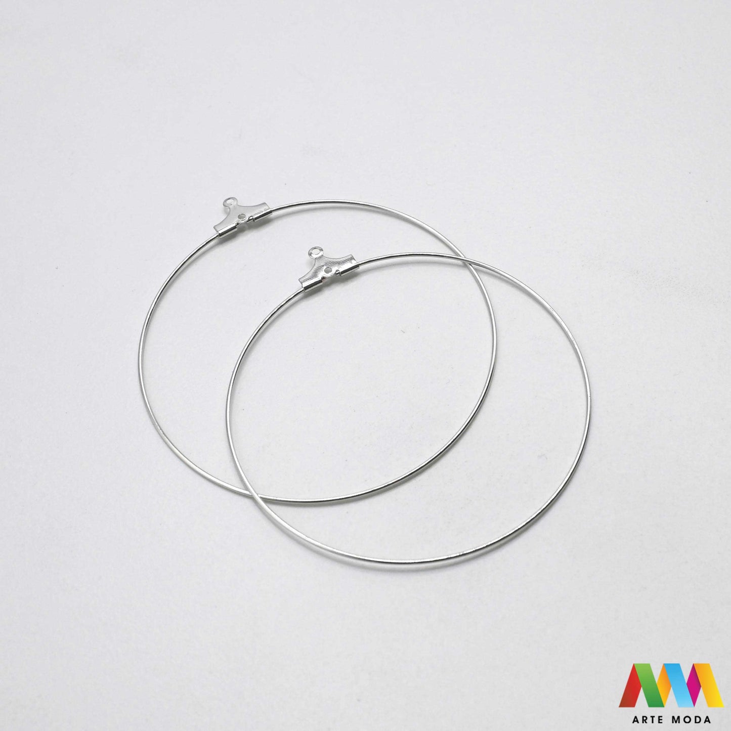 naušnice iglice uši visilice osnove elementi DIY klipse srebrne zlatne repromaterijal metalne metalni ringovi okrugle Pretvorite svoje ideje u stvarnost od samog početka Naše metalne baze za izradu naušnica pružaju savršenu osnovu za svaki stil od minimalističkih iglica na šaraf do upečatljivih visećih modela Bilo da lijepite elemente od polimerne gline ili slažete raskošne perle ove baze pružit će vašem uradi sam nakitu sigurnost stabilnost i besprijekoran profesionalan završetak arte moda repromaterijal