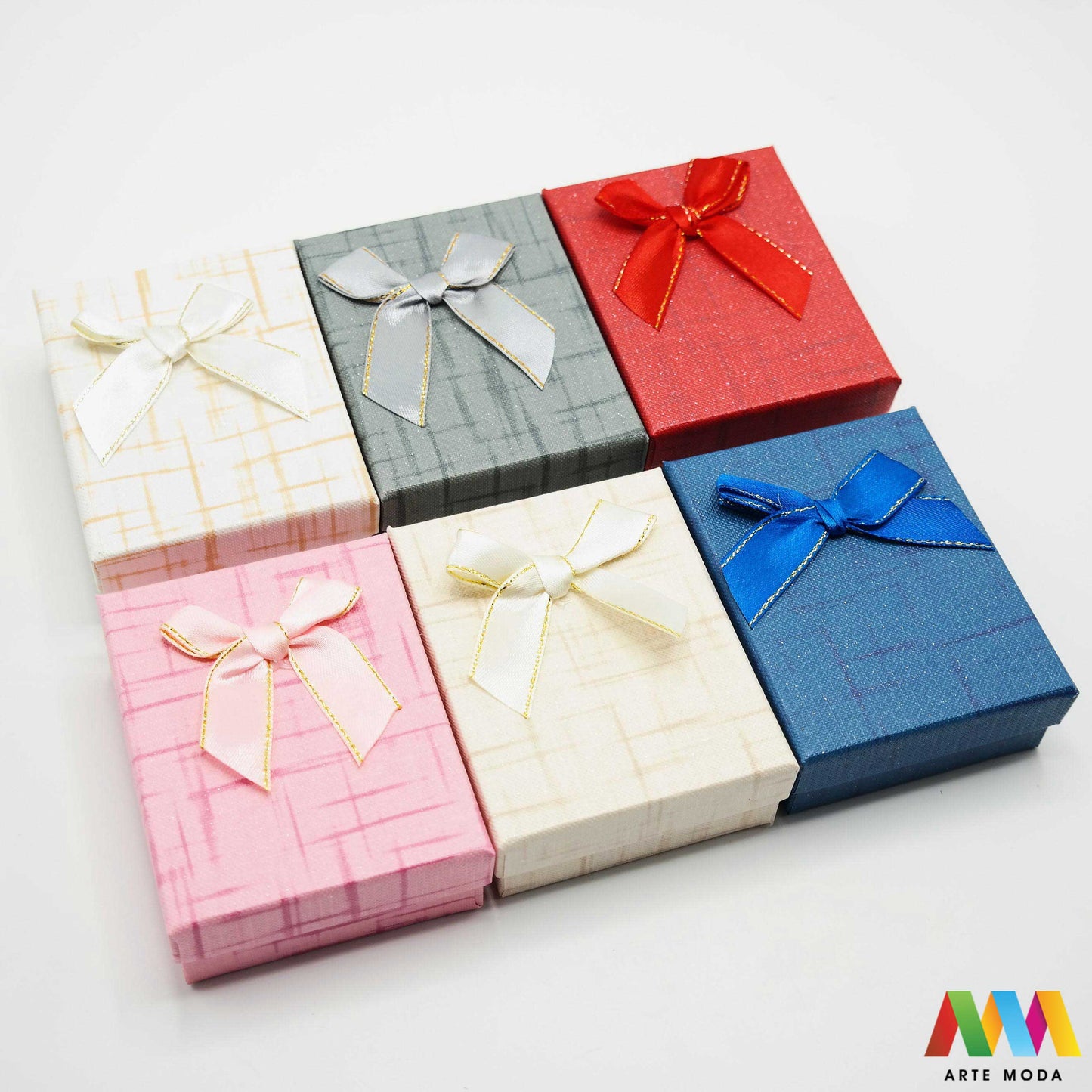 ukrasne kartonske kutije za nakit papir spužva ambalaža ogrlice narukvice nanožnice naušnice prsten kutija ukrasna kutijica kartonska karton ukrasne kartonske kutije za nakit u raznim bojama izrađene od papira i spužve koriste se kao ambalaža za ogrlice narukvice nanožnice naušnice i prstenove arte moda