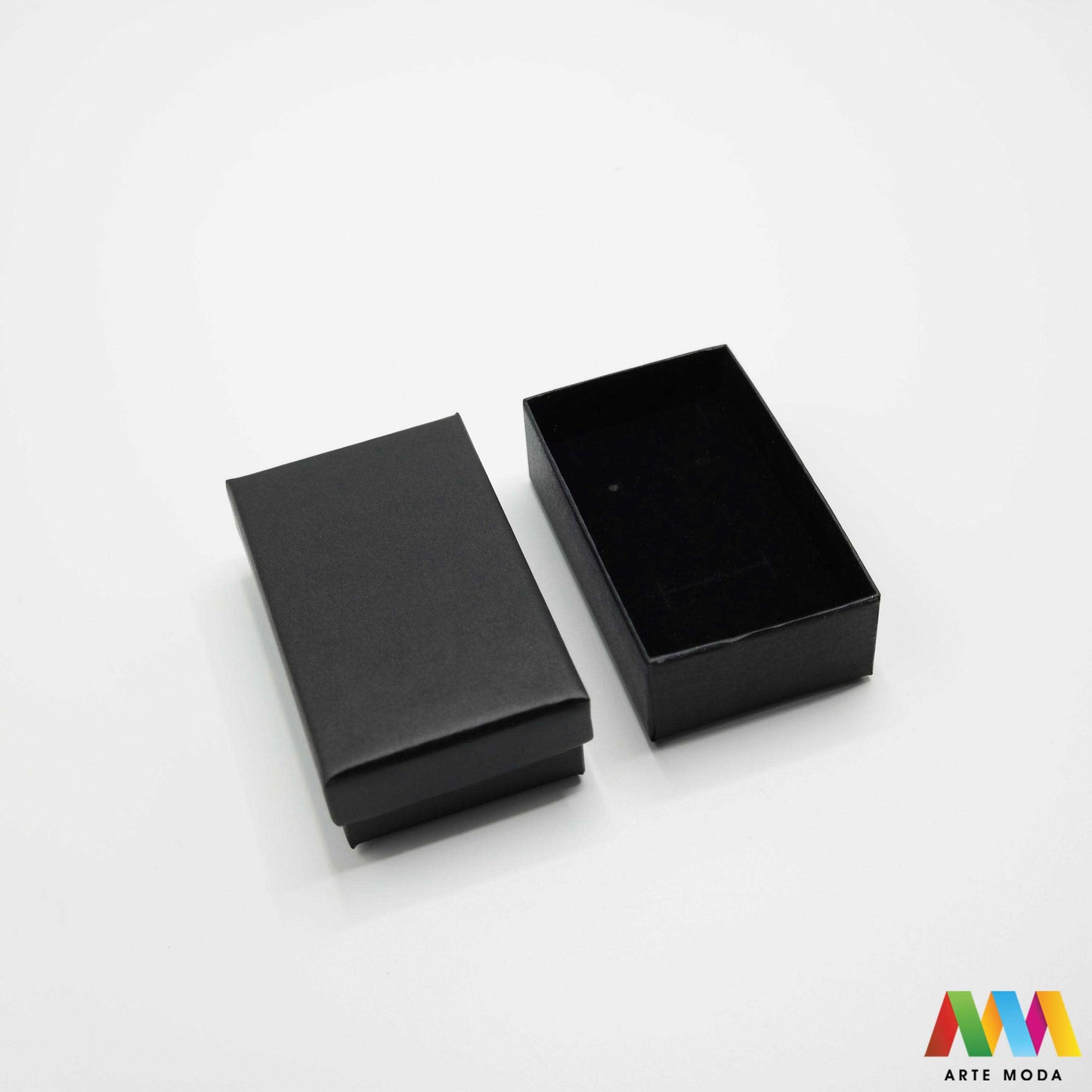 ukrasne kartonske kutije za nakit papir spužva ambalaža ogrlice narukvice nanožnice naušnice prsten kutija ukrasna kutijica kartonska karton ukrasne kartonske kutije za nakit u raznim bojama izrađene od papira i spužve koriste se kao ambalaža za ogrlice narukvice nanožnice naušnice i prstenove arte moda