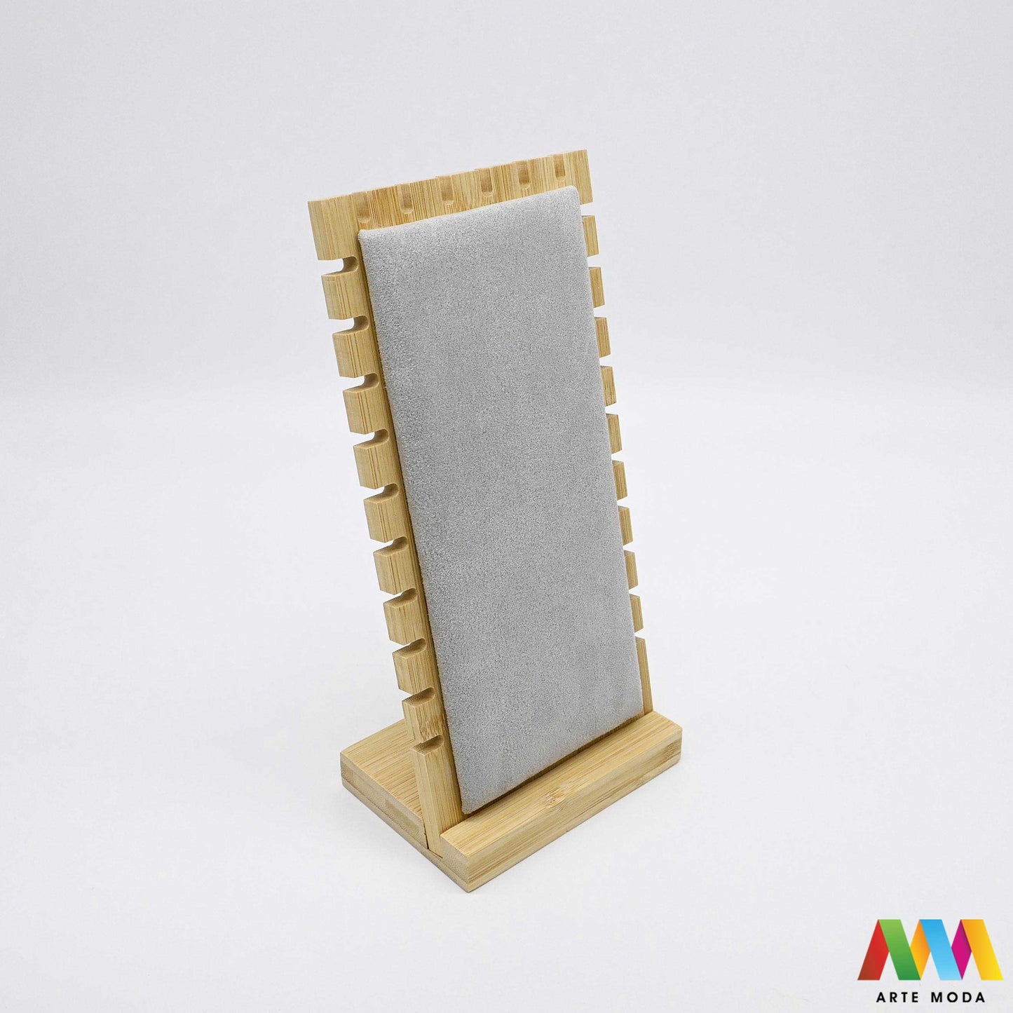 stalci za narukvice nanožnice nanoznice nanogice drveni plišani organizator držač izlaganje nakita oprema butik prezentacija elegantni luksuzni Predstavite svoje nanožnice na najljepši i najsigurniji način! Naši elegantni drveni stalci presvučeni mekanim plišom pružaju savršenu nježnu podlogu koja ističe sjaj vaših nanožnica i štiti ih od ogrebotina Idealni su za izlaganje u trgovinama izlozima ili za organizaciju vaše kolekcije kod kuće arte moda repromaterijal