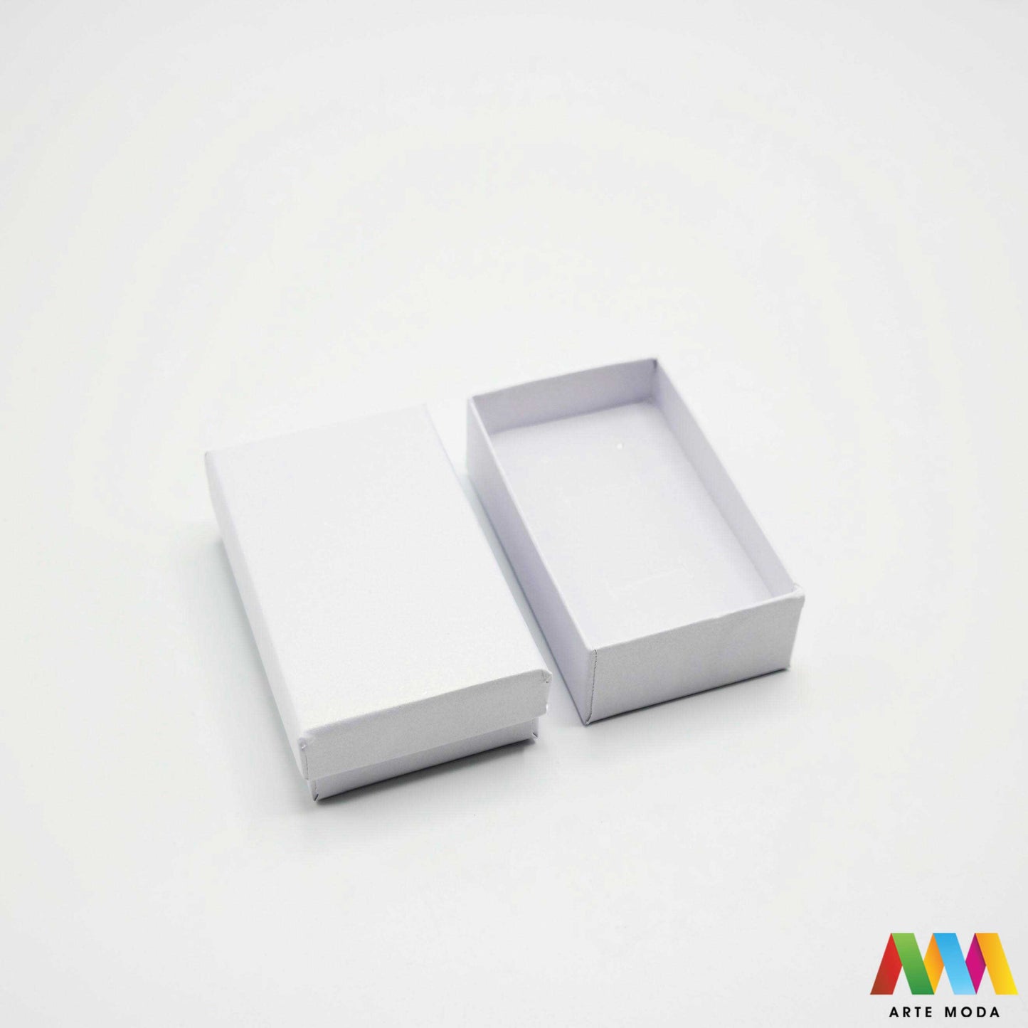 ukrasne kartonske kutije za nakit papir spužva ambalaža ogrlice narukvice nanožnice naušnice prsten kutija ukrasna kutijica kartonska karton ukrasne kartonske kutije za nakit u raznim bojama izrađene od papira i spužve koriste se kao ambalaža za ogrlice narukvice nanožnice naušnice i prstenove arte moda